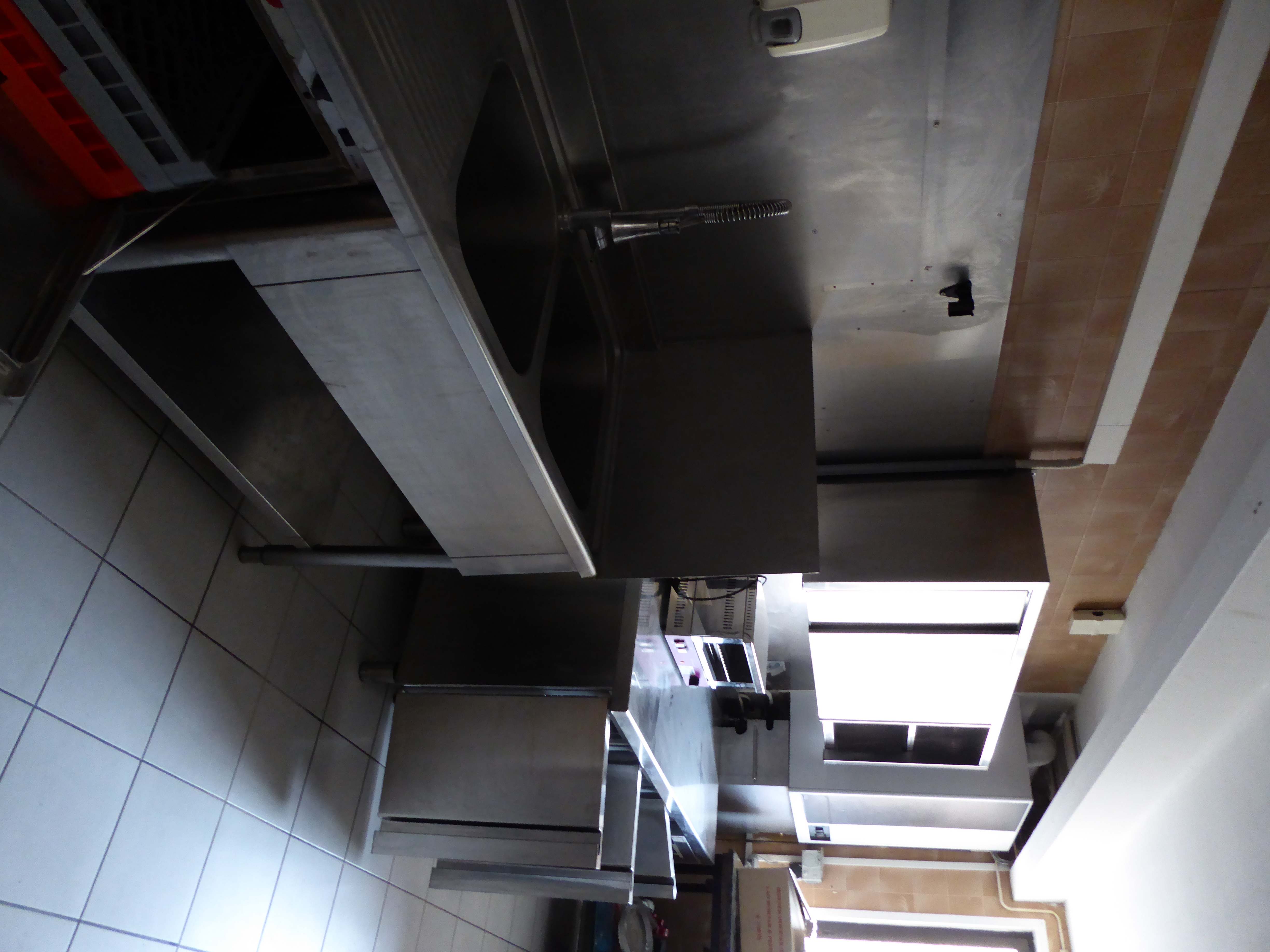 La commune d'Émeringes en Beaujolais (69) cherche gérant pour son auberge "Auberge des Vignerons"
Cuisine équipée - 40 couverts - terrasse - licence IV - Logement F4 130 m² à l'étage du bâtiment.
Disponible août 2025
Loyer 1200 TTC mensuel
Envoyer CV et lettre de motivation DQP
à Monsieur le maire 346 rue des Blouzes 69840 Émeringes

Tel 04 74 04 40 06
Mail : mairie.emeringes@wanadoo.fr