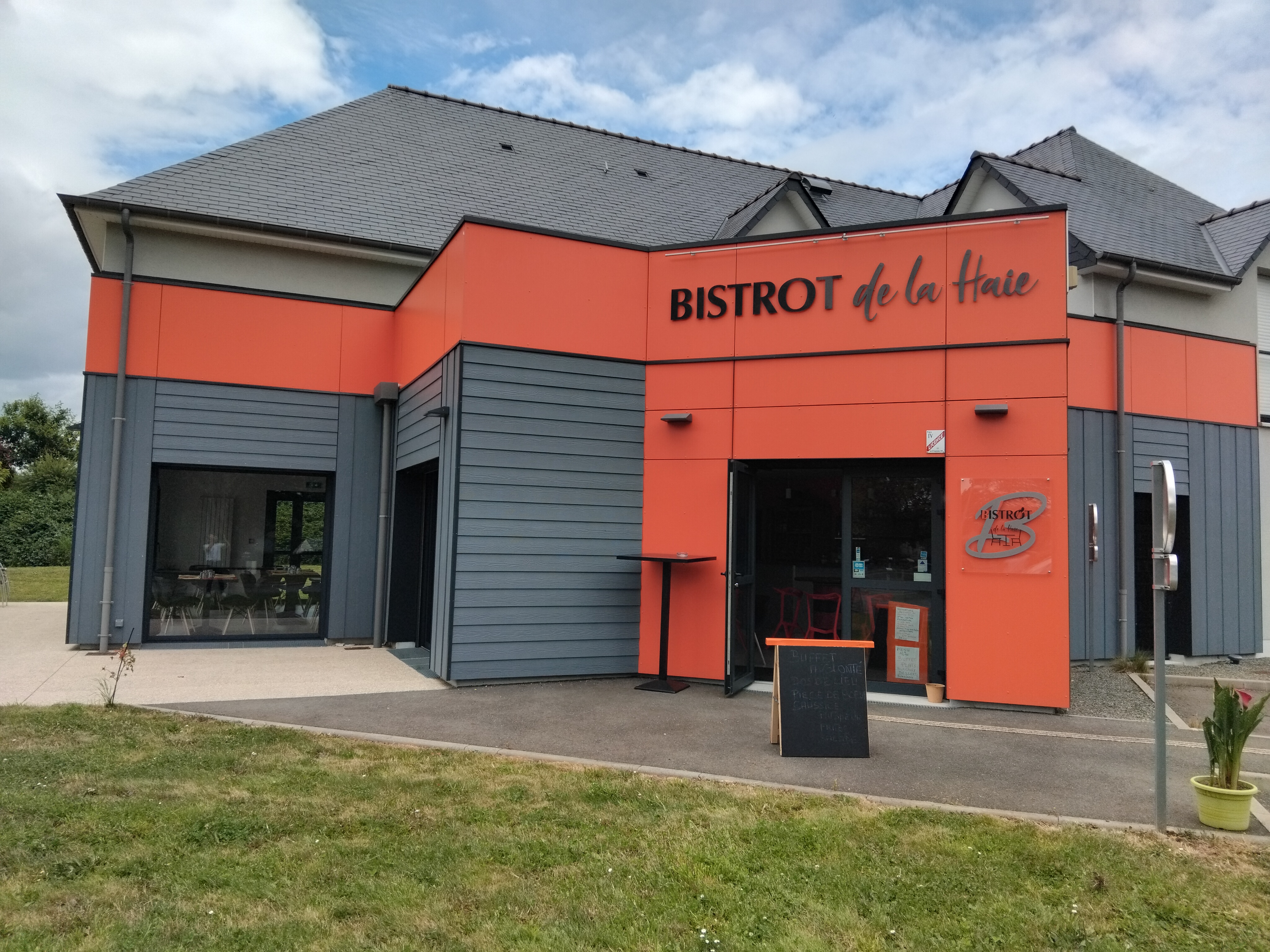Restaurant du midi, du lundi au vendredi midi 
Samedi midi sur réservation