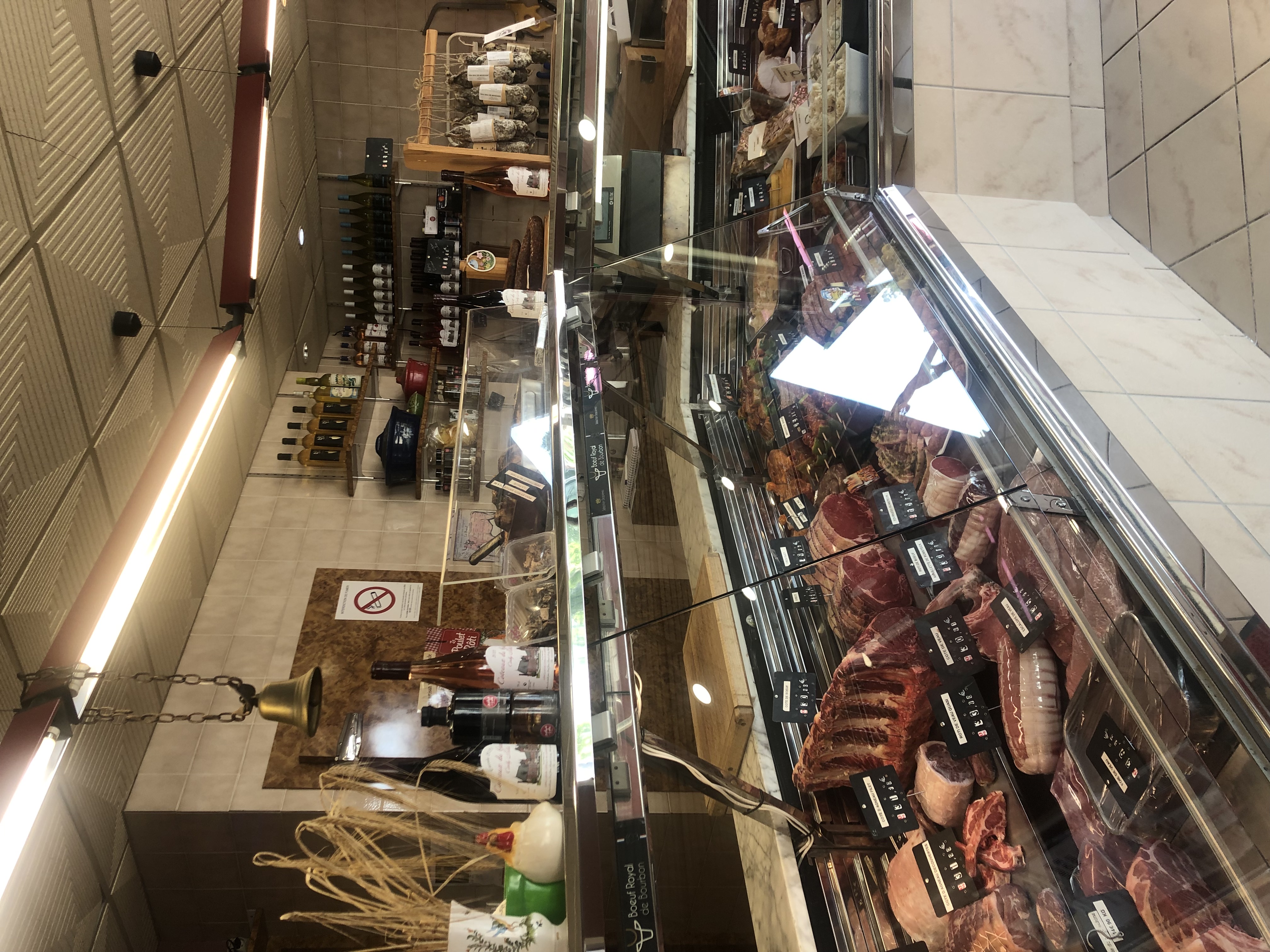 Cede 
causse retraite  septembre 2026
 Boucherie Charcuterie sur la place du village de Cerdon du Loiret 900 habitant
plein coeur de la sologne nombreuse propriété de chasse
service traiteur a amélioré