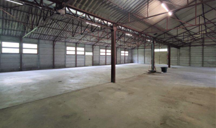 A louer local industriel -stockage -commercial 2500 m2