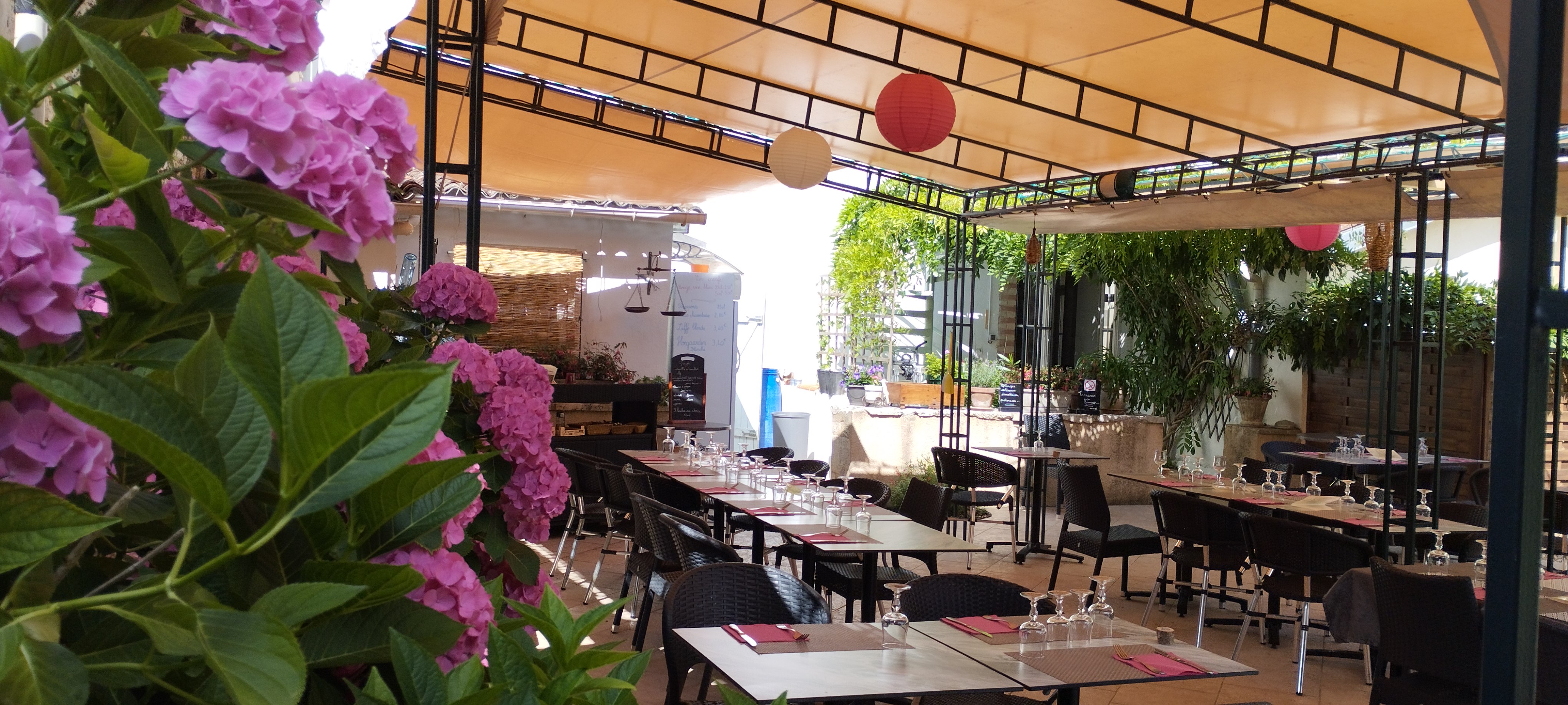 RESTAURANT BAR TRAITEUR