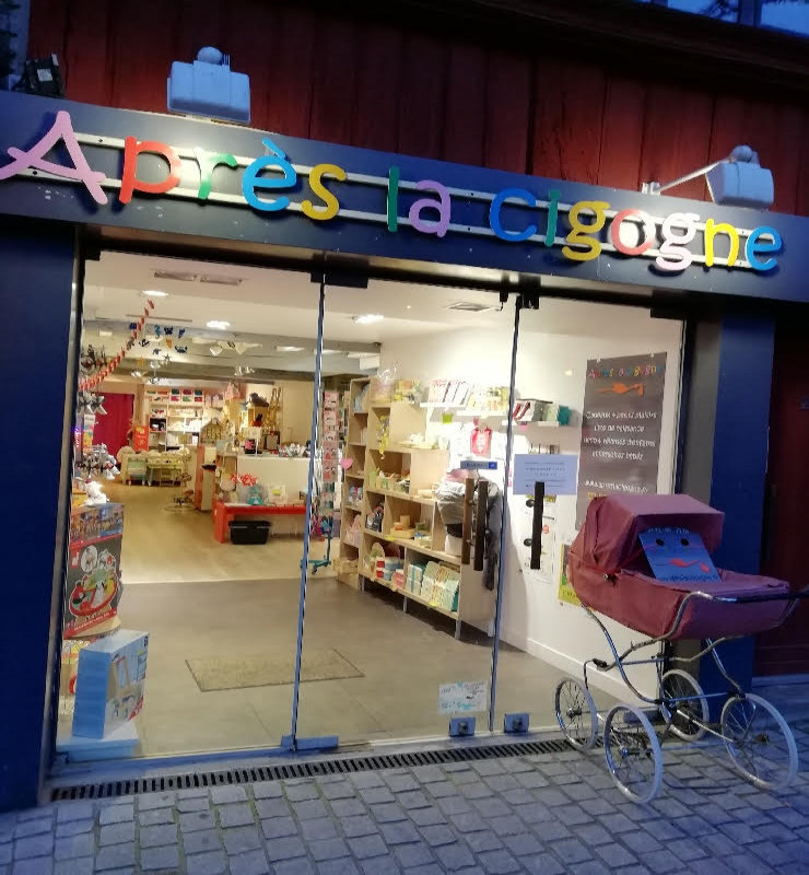 Boutique dédiée à la naissance et petite enfance en plein centre-ville sur une jolie place animée avec grand parking à proximité.
Cadeaux de naissance, équipement bébé, peluches, jeux et jouets en bois, vaisselle, portage, déco....avec des marques comme BB&Co, Jellycat, Kaloo, Janod, Rice, Love Radius et bien d'autres.
Chiffre d'affaire en constante augmentation ( + 24 % en 2020 et + 14 % en 2021)
Site marchand en place à revoir pour plus de rentabilité. Clientèle très agréable.
Superficie du magasin 65 m2 et réserve de 65 m2.
Accompagnement possible.
Le prix s'entend TTC et stock compris.