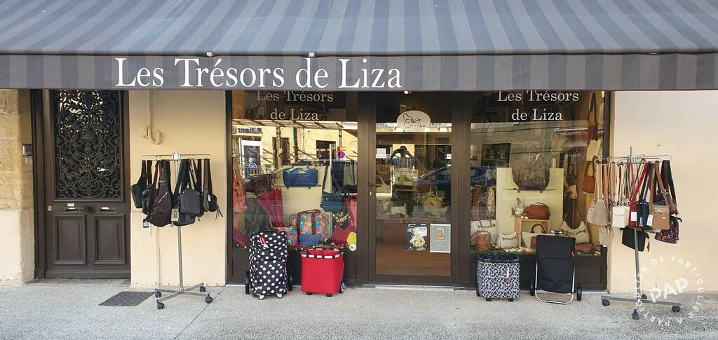 Belle maroquinerie indépendante au cœur de Gourdon (Lot).
Une opportunité d’installation dans une ville touristique et dynamique.

Après plusieurs années d’activité, je propose à la vente le fonds de commerce d’une maroquinerie bénéficiant d’une clientèle fidèle et d’une belle notoriété locale.

Située dans le centre de Gourdon, cité médiévale très appréciée du Lot, cette boutique profite d’un emplacement privilégié, d’une clientèle locale attachée au commerce de proximité et d’un environnement touristique favorable.

Les atouts de cette affaire :

Boutique chaleureuse et immédiatement exploitable ;
Clientèle régulière et fidélisée ;
Activité reconnue localement ;
Pas de salarié à reprendre
Investissement accessible pour une première installation ;
Potentiel de développement (vente en ligne, réseaux sociaux, diversification des produits)

Le commerce bénéficie d’un cadre de vie très agréable dans une région touristique, avec un fort potentiel pour une personne souhaitant reprendre une activité indépendante à taille humaine.