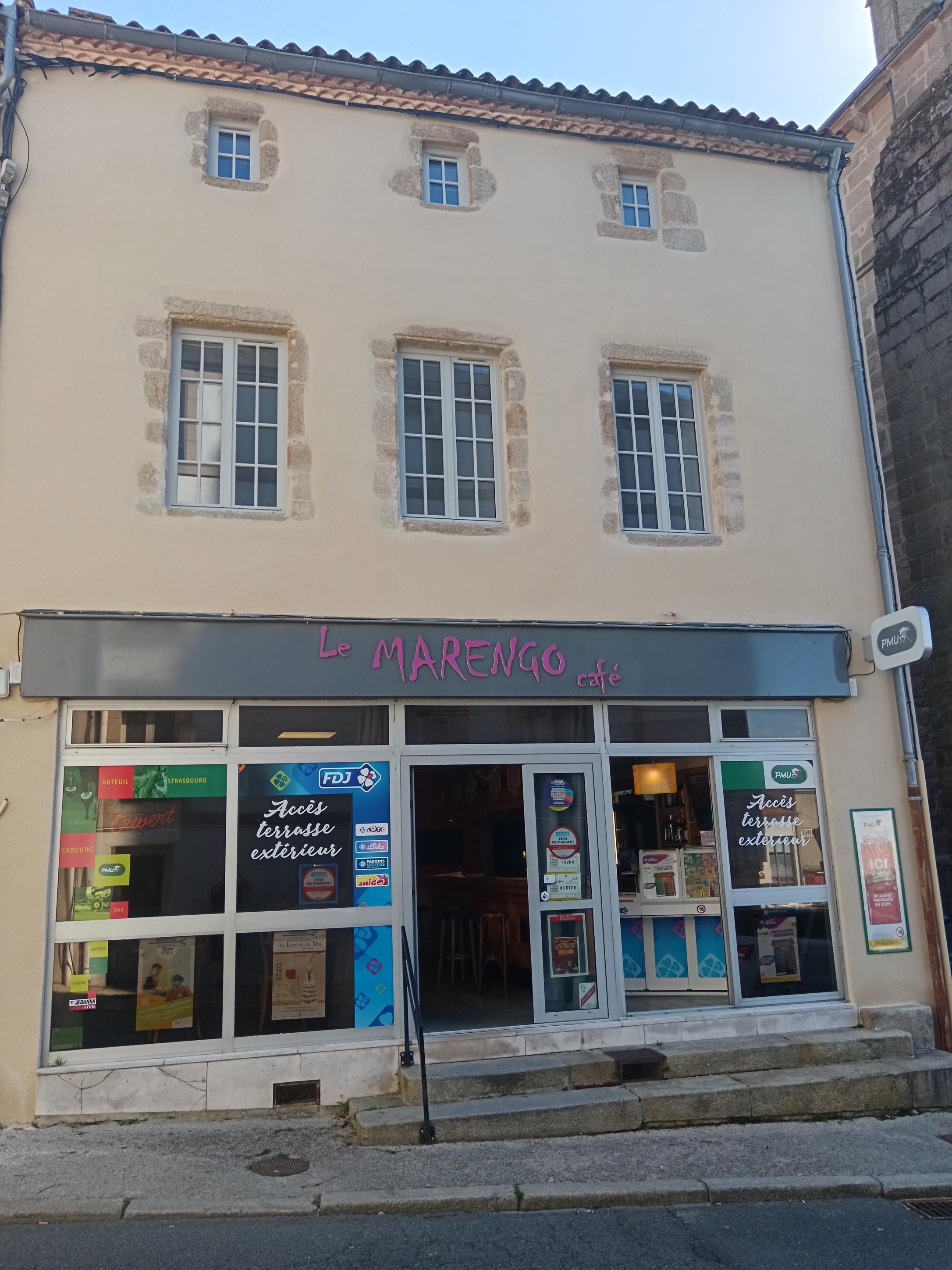 Situé au coeur d'un bourg dynamique de la Nouvelle-Aquitaine, ce bar traditionnel bénéficie d'un emplacement privilégié avec une clientèle fidèle et régulière.
L'établissement comprend une salle accueillante, un comptoir bien équipé avec une vitrine réfrigérée, un espace FDJ/PMU aux normes, ainsi qu'une terrasse. 
Chiffre d'affaire stable, idéal pour un(e) professionnel (le) souhaitant développer une activité conviviale et rentable.
Licence IV, terminal FDJ, point PMU et matériel complet inclus.
Affaire à saisir pour reprise immédiate !