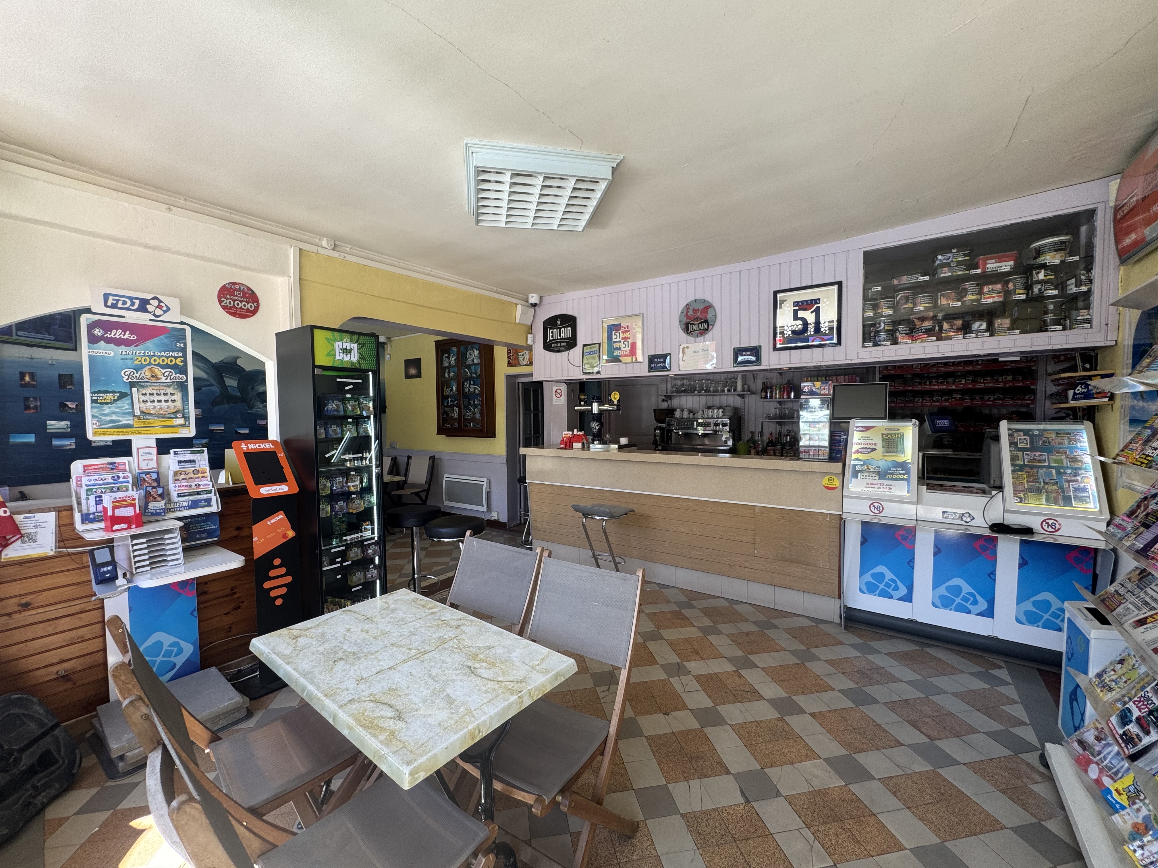 ☕ FONDS DE COMMERCE CAFÉ • BAR • TABAC • PRESSE
📍 LUZANCY (77138) – Proche La Ferté-sous-Jouarre

💥 NOUVEAU PRIX : 170 000 € FAI

Vous souhaitez reprendre un commerce existant et développer votre propre activité ?
👉 Cette opportunité mérite votre attention !

Idéalement situé, ce fonds de commerce bénéficie d’un bon passage et offre un beau potentiel de développement.

🔑 Loyer : seulement 700 €/mois
📄 Bail commercial 3/6/9 en cours, signé il y a environ 3 ans.

🏪 Le local comprend :
☕ Une salle de café accueillante d’environ 40 m²
🍽️ Deux pièces à l’arrière d’environ 30 m², pouvant servir de cuisine, réserve ou espace de préparation
🍺 Une cave en sous-sol pour le stockage
🌞 Une agréable terrasse pouvant accueillir environ 20 à 30 personnes

⭐ LES ATOUTS :
✅ Café – Bar – Tabac – Presse
✅ Loyer attractif
✅ Terrasse
✅ Bon emplacement
✅ Proximité des transports et axes principaux
✅ Potentiel de développement
✅ Idéal pour un couple ou un entrepreneur
✅ Opportunité rare sur le secteur

📞 Une question ou envie de visiter ? Contactez-moi :
Filomena ALVES – ADVICIM
📱 07 78 80 72 17
✉️ filomena.alves@advicim.com