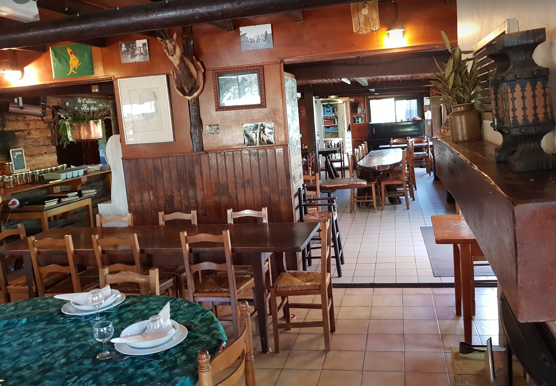 Le Refuge Unique situé sur le col des Palomieres à 810m avec une très forte notoriété est à céder pour cause de retraite.

Il ne sera donné suite qu’aux contacts clairement identifiés préalablement par e-mail.

Les autres informations suivent sur une mise à jour.