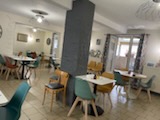 À vendre Bar Restaurant le gourmet du Poitou - La Villedieu du Clain 86340
Situé en centre Bourg ce restaurant bénéficie d’une bonne visibilité et d’une clientèle fidèles. 
Superficie 150m2
Capacité :  Salle 40 couverts 
Terrasse intérieure : 20 couverts 
Cuisine entièrement équipée et aux normes. Mobilier en bon état.
Chiffres d’affaires : 220.000€
Emplacement : fort Passage 
Idéal pour professionnels de la restauration souhaitant developer une activité clé en main. 
Prix : 75000€
Tél : 0549420504
Email : m. Ipavec@yahoo.fr