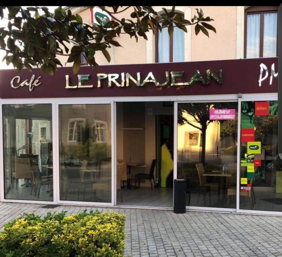 Vend Bar PMU 
Dans une ville de 3000 Habitants. 
Un jour et demi de repos par semaine avec six semaines de vacances dans l année.
Affaire à développer.
