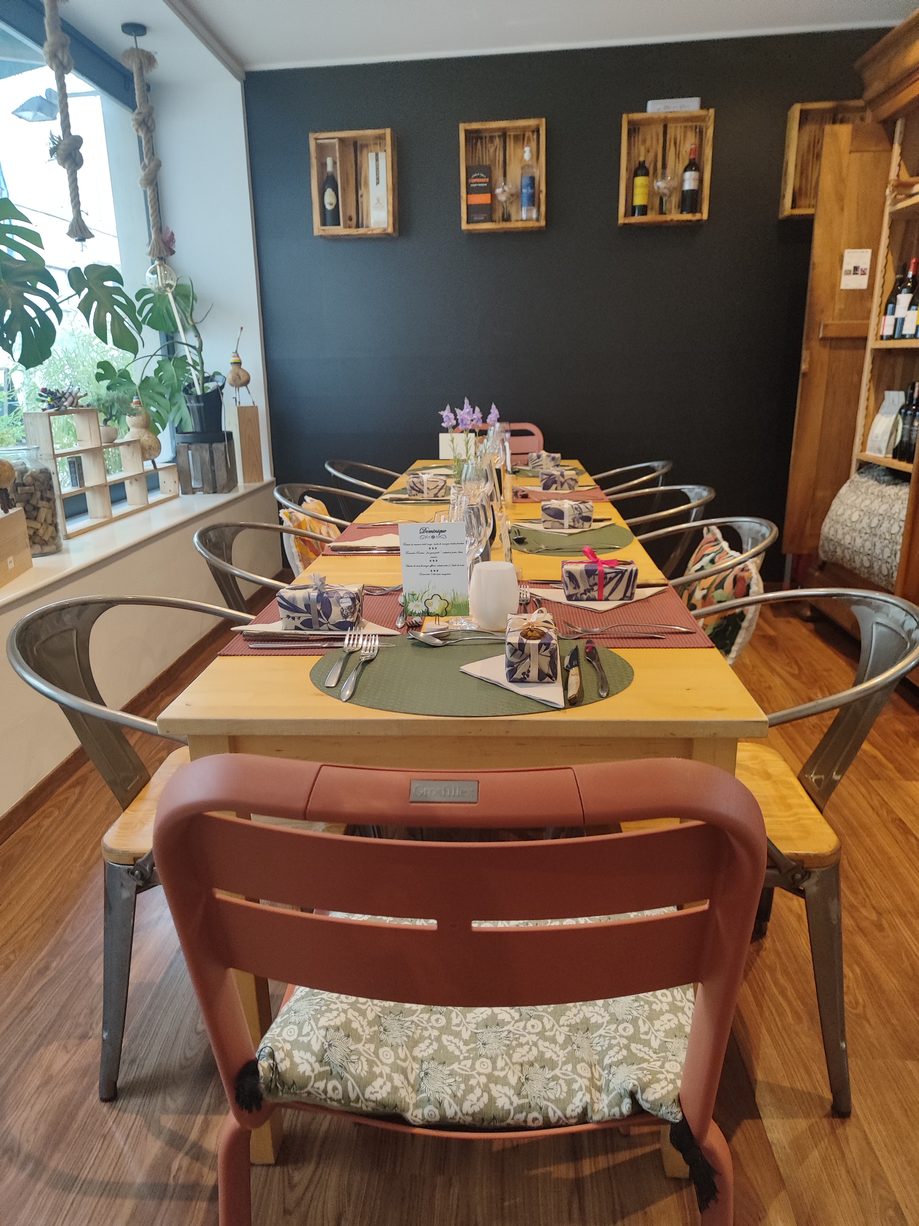 Restaurant chaleureux dans une ville où il fait bon vivre, à deux pas du marché, en plein centre ville entièrement refait. Future ville thermale. 
Cuisine faite maison avec des clients habitués et fidèles.
Ouvert du mardi au samedi. Idéal couple pour une première affaire.
30 places assises en intérieur et 25 en extérieur.