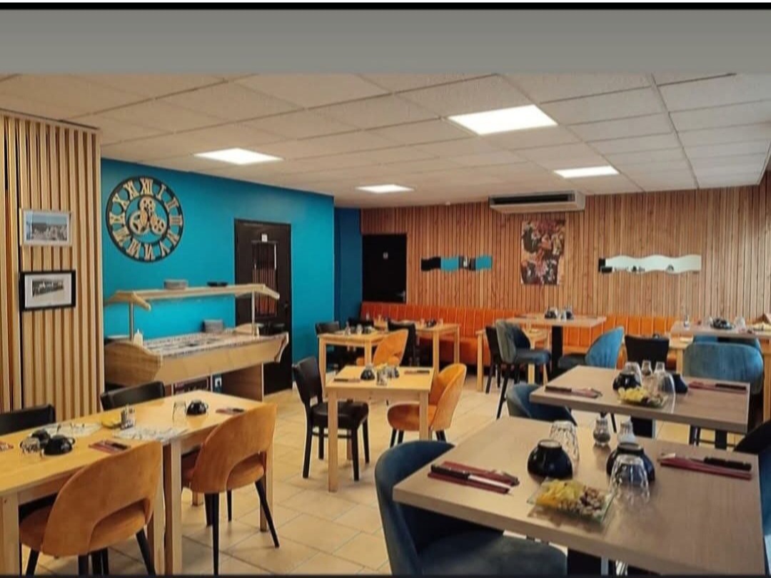 ✅️Cause de la vente 
Un petit gros problème de santé qui m'oblige  a m'arrêter et je prendrais définitivement la retraite pour enfin profiter de ma famille 

 ✅️ fdc  restaurant creperie sur place et emporter sur Rieupeyroux dans l'Aveyron 12. 
village de 2000 habitants 

✅️Cuisine ouverte sur la salle qui peut accueillir 20/24 personnes a l'intérieur et environ 16 a l'extérieur 

✅️Matériel et mobilier récent 1 ans 
 loyer 600 €
Licence 3

Commerce prêt a fonctionner sans travaux 
Sauf changements d'activité avec accord du propriétaire 

SVP curieux s'abstenir Merci
Restaurant Mamie Rose