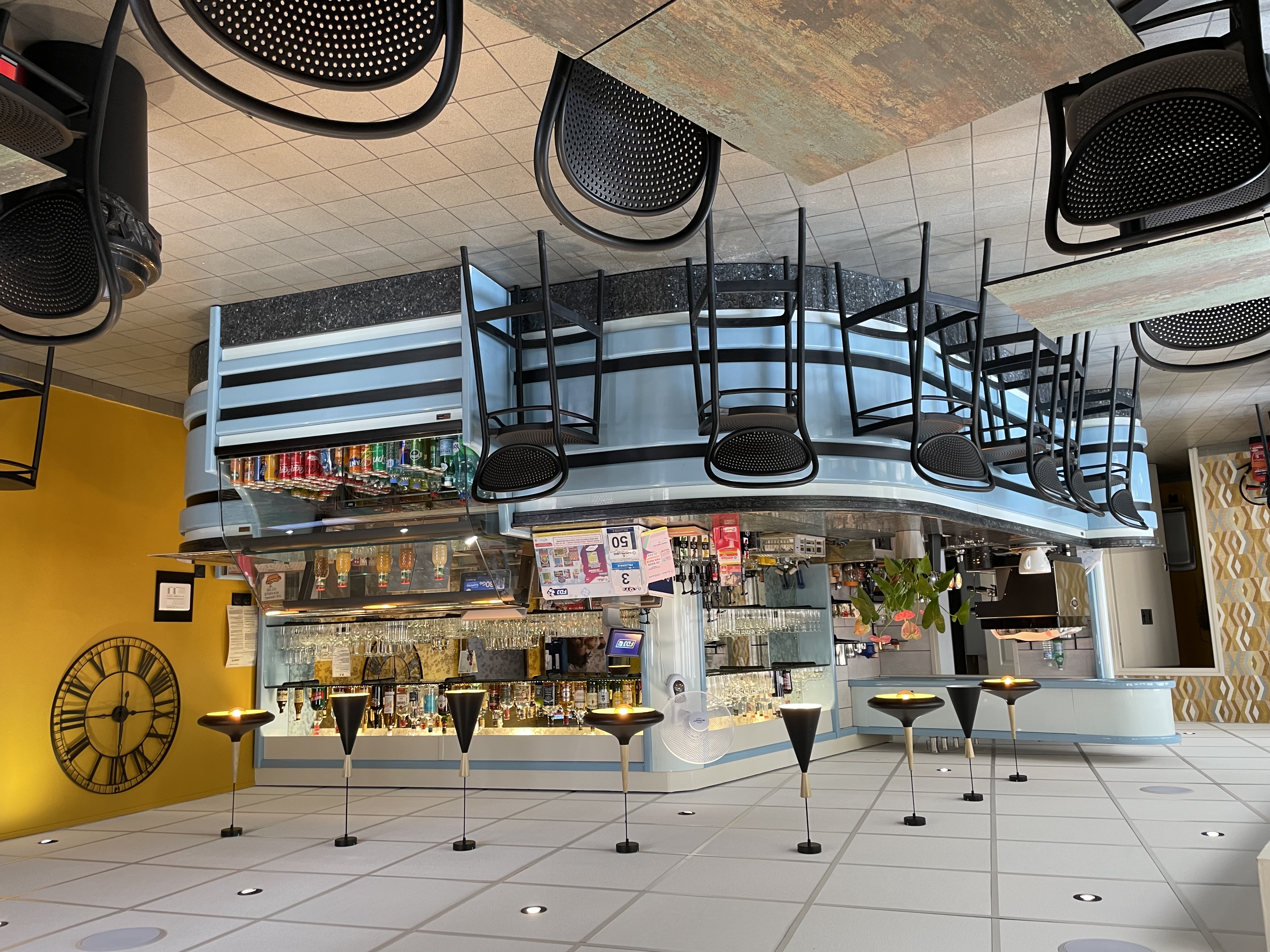 A VENDRE CAUSE RETRAITE BAR SNACKING FDJ MURS ET FONDS 220000€
gros potentiel de développement, situé sur le chantier du LYON -TURIN, durée 15 ans minimum, 4000 personnes attendues.
N'hésitez pas à nous appeler pour plus de détails.