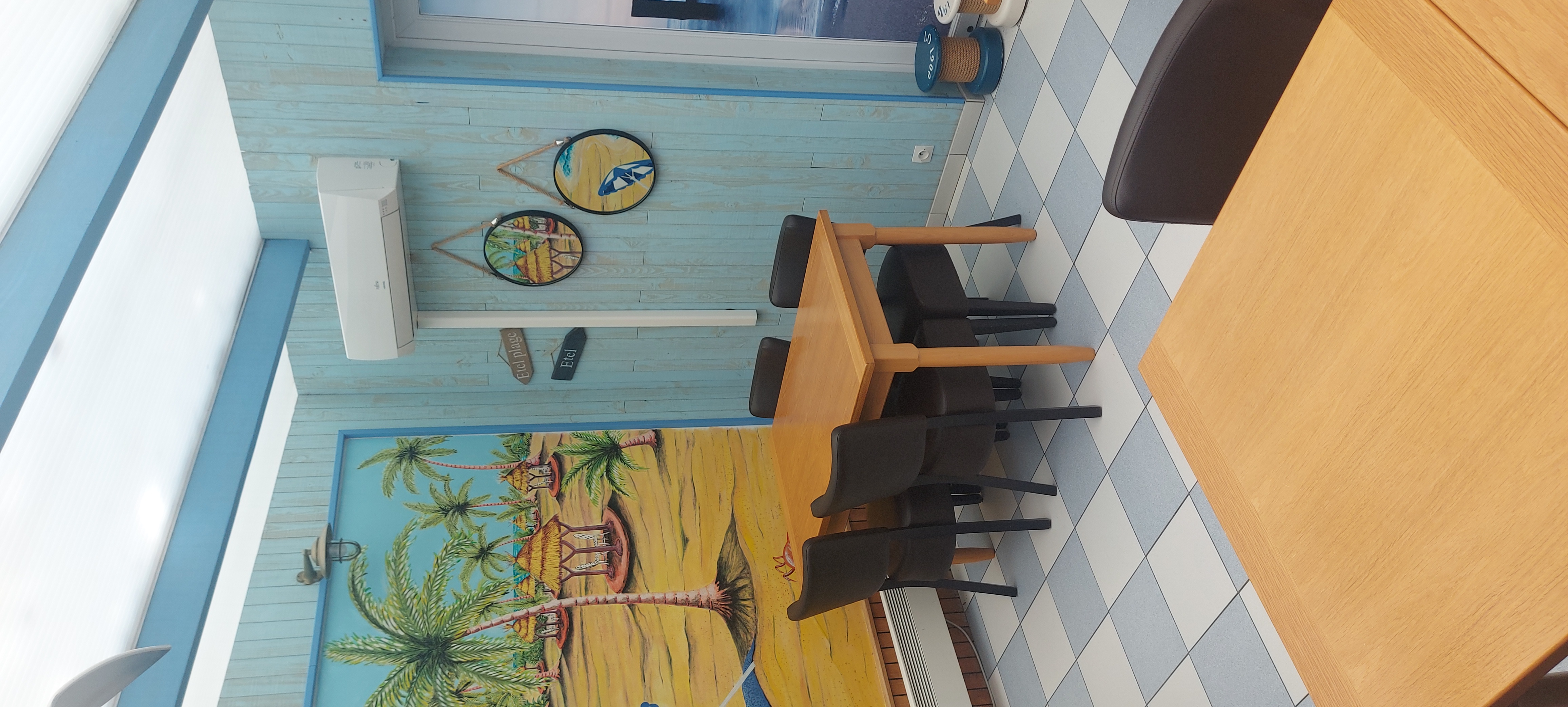 À VENDRE – PIZZERIA / CRÊPERIE – AMBOISE (37400) 🍕

Tu aimes la pizza.
Tu aimes les crêpes.
👉 Bonne nouvelle : l’affaire est déjà en place et rentable.

📍 Amboise (37) – ville touristique à fort passage
🔥 Pizzeria–crêperie exploitée depuis 2015
👨‍🍳 Chiffre d’affaires HT 2025 : 142 000 €, réalisé à deux personnes (couple)
🧀 Clientèle fidèle + touristique
🔑 Affaire clé en main : matériel opérationnel, concept qui fonctionne
📈 Potentiel de développement

💡 Vente pour changement de projet (aucune difficulté d’exploitation).

💰 Mise à prix : 60 000 € – faire offre sérieuse
📊 Dossier complet communiqué après premier échange
📞 Contact uniquement pour acquéreur sérieux