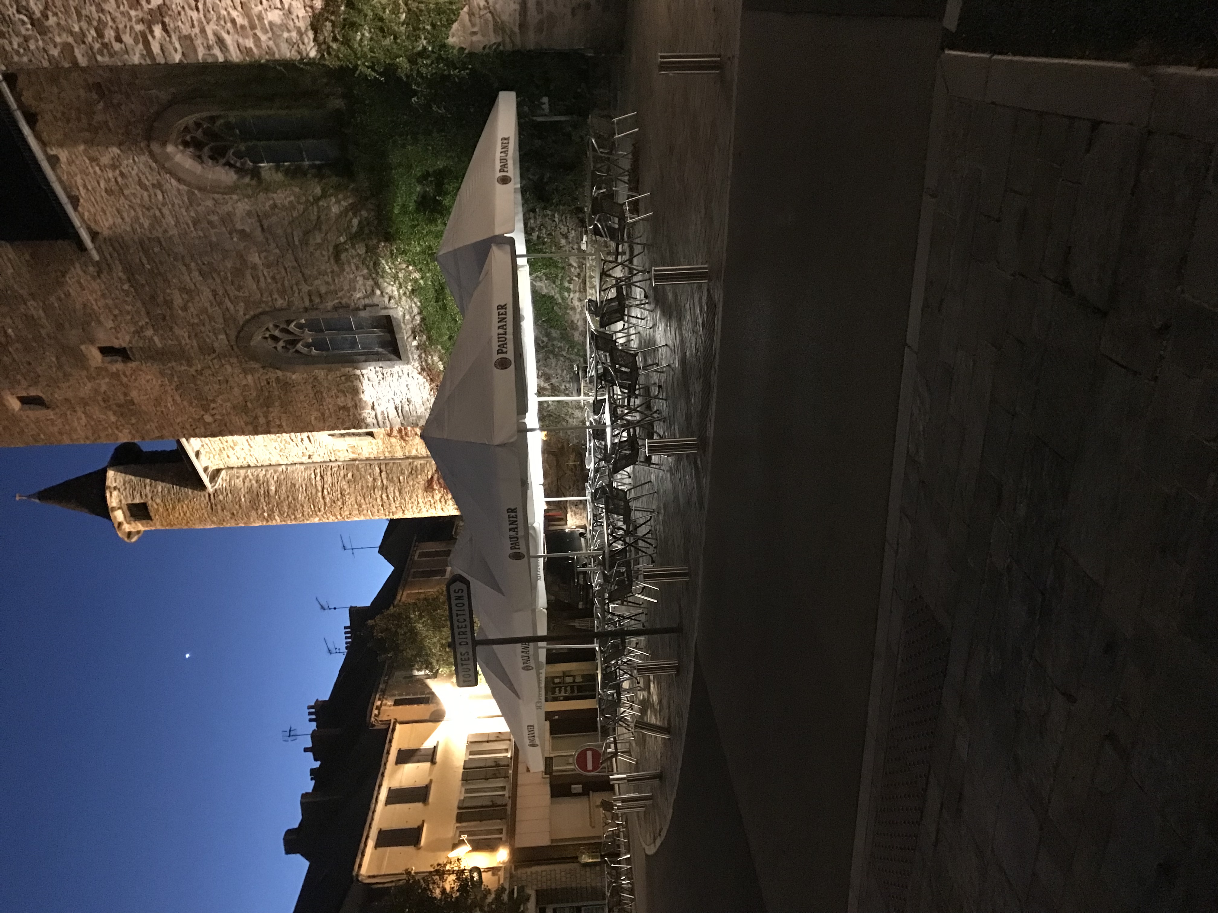 Dans un petit village étape de 2000 habitants entre Albi et Rodez une petite boulangerie pâtisserie familiale attend sagement qu’un repreneur se présente pour prendre la relève…
Située à côté d’une église, ayant comme voisin un tabac presse et un café PMU avec un grand parking.
Cette boulangerie pâtisserie de 200m2 comprend ´un espace vente lumineux de 30 m2. Un fournil de plein pied avec un espace boulangerie pétrissage.
Un espace de 50 m2 avec 2 chambres de pousse, tours réfrigérés, 1 four pâtissier et bien entendu le four à pain : entretien tous les ans. Et un espace stockage avec une chambre froide.
Un appartement T5 en location est situé au dessus de la boulangerie pâtisserie.