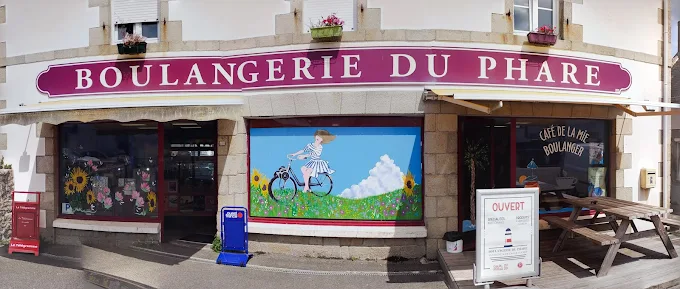 A vendre BOULANGERIE PATISSERIE CAFE 
- située en bord de mer (Saint-Pierre PENMARCH proche du phare d'ECKMUHL).
- Clientèle locale et touristique fidèle.
- Pas d'autre concurrent sur Saint-Pierre.
- Local commercial de 200 m² composé de la boutique 60 m², d'un café 30 m² (pouvant servir de bar, de salon de thé, de sandwicherie ou autre restauration rapide), du laboratoire pâtisserie 45 m² et du fournil 65 m².
- Bail 3/6/9 - 24 KE/an.
- Licence 4.
- Outil de travail spacieux et aux normes PMR et HACCP. matériel professionnel très récent (chambres froides, four, pétrin, diviseuse, façonneuse...)
- Fort potentiel de développement en terme d'offre de produit, concept et décoration à moderniser
Pas sérieux et Agences s'abstenir.