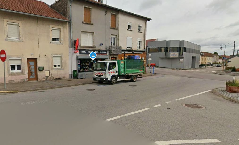 Attention urgent  cessation d'activité pour cause de retraite au 30 novembre 2026
À vendre fonds de commerce tabac presse fdj épicerie
Surface magasin 35m2 et réserve 15m2
Très bien placé, rue et croisement très passant
Pas de personnel
Chiffre d’affaires réguliers