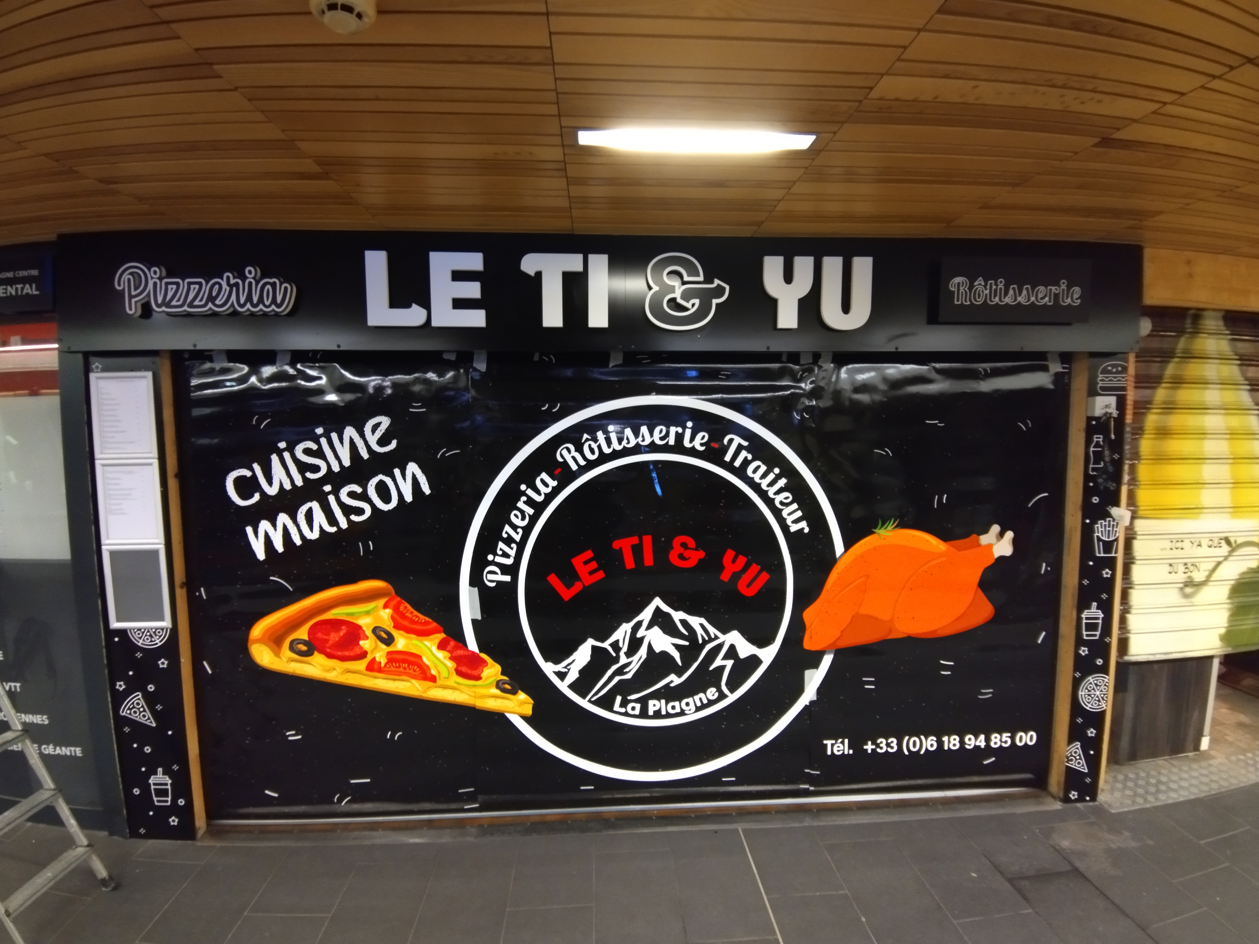 vends Pizzeria/ traiteur/snack 
idéalement situé dans la galerie commerciale de Plagne centre 

station internationale a forte fréquentation

Excellente réputation  depuis des années (voir note internet) pour cette pizzeria 

Activité traiteur crée en saison 23/24 qui  répond a une attente forte de la clientèle de Plagne centre et village, chalet alentour 

Poste snack crée saison 24/25 qui a bien démarré pour une 1 ere année

Affaire sure et qui demande encore du développement

CA en progression constante