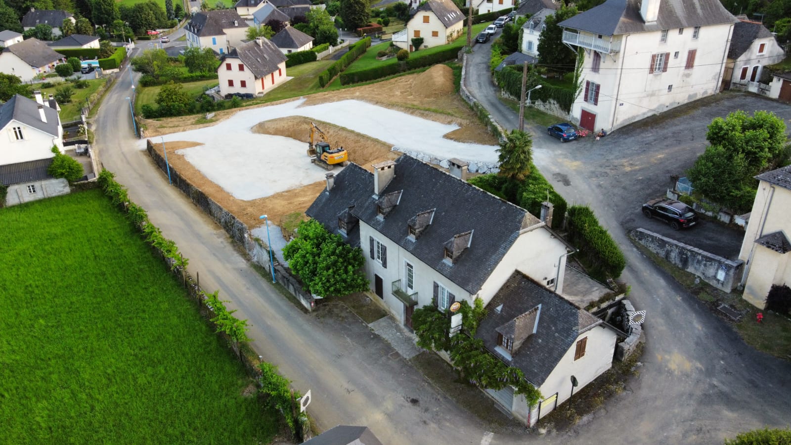 MULTIPLE RURAL (BAR,  RESTAURANT ET EPICERIE)