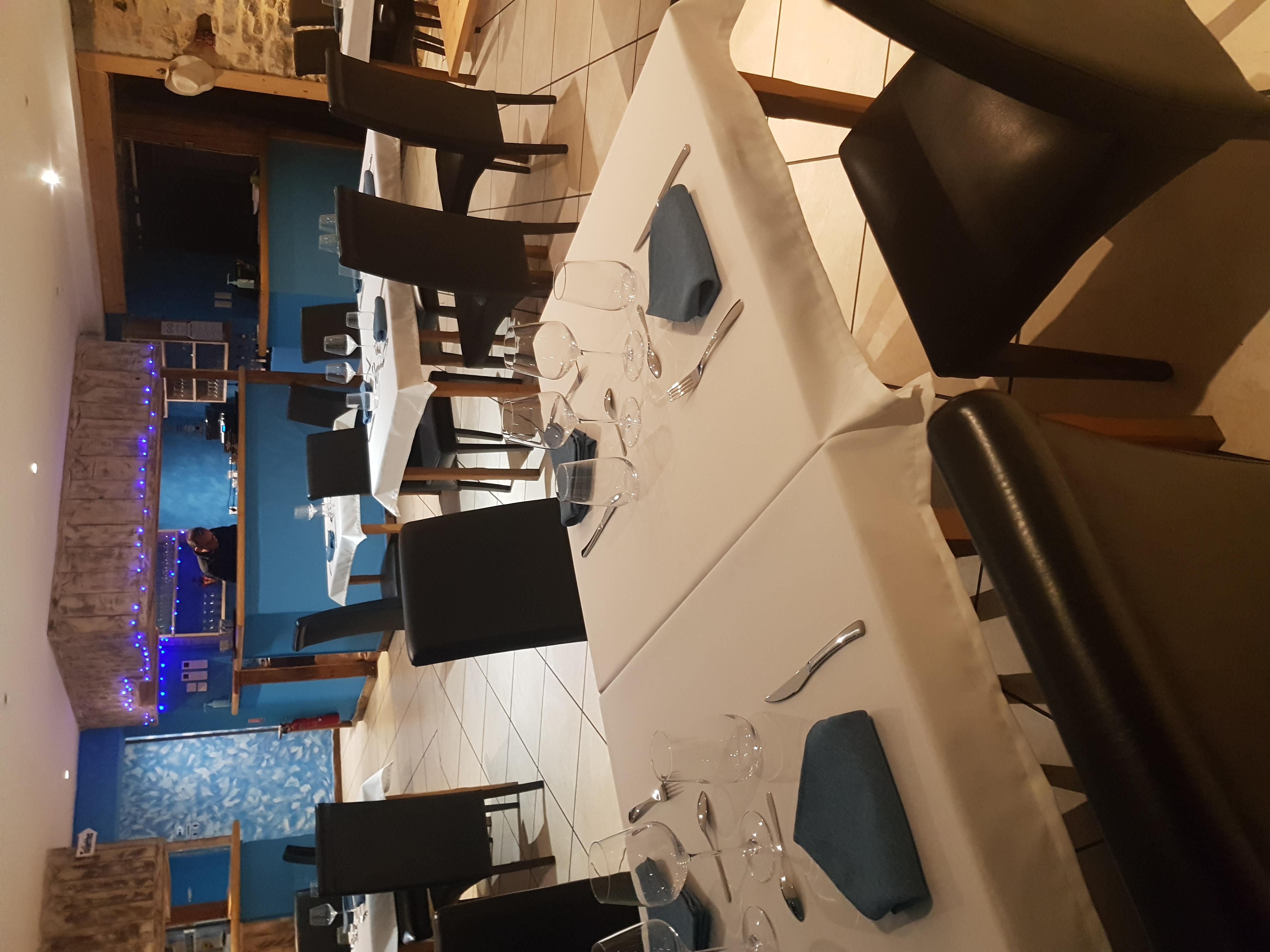 Bonjour messieurs et mesdames vente de fond de commerce restauration au centre ville de lezignan corbières. 
Bon emplacement idéal pour restaurant traditionnel et au goût de lezignan corbières ragoût, blanquette, boeuf bourguignon, boeuf carottes, coq au vin , salade, mille feuilles, chou à la crème et s en oublié le cassoulet. 
Cette cuisine vous plaît allors lezignan corbières est fait pour vous. 
De printemps à l hiver différentes fêtes sont organisées dans la ville de lezignan corbières. 
Une clientèle qui demande souvent ou trouvé un restaurant donc la possibilité de pouvoir obtenir une clientèle adapté à votre style de restauration est tout à fait possible. 
Un fond de commerce restauration à 48 000 euros avec possible discussion, le loyer des murs et négociable à voir avec l agence immobilière.
Actuellement je paye 800€ + 50 euros d eaux. 
Pour plus emple informations me contacter au 07 88 46 82 54