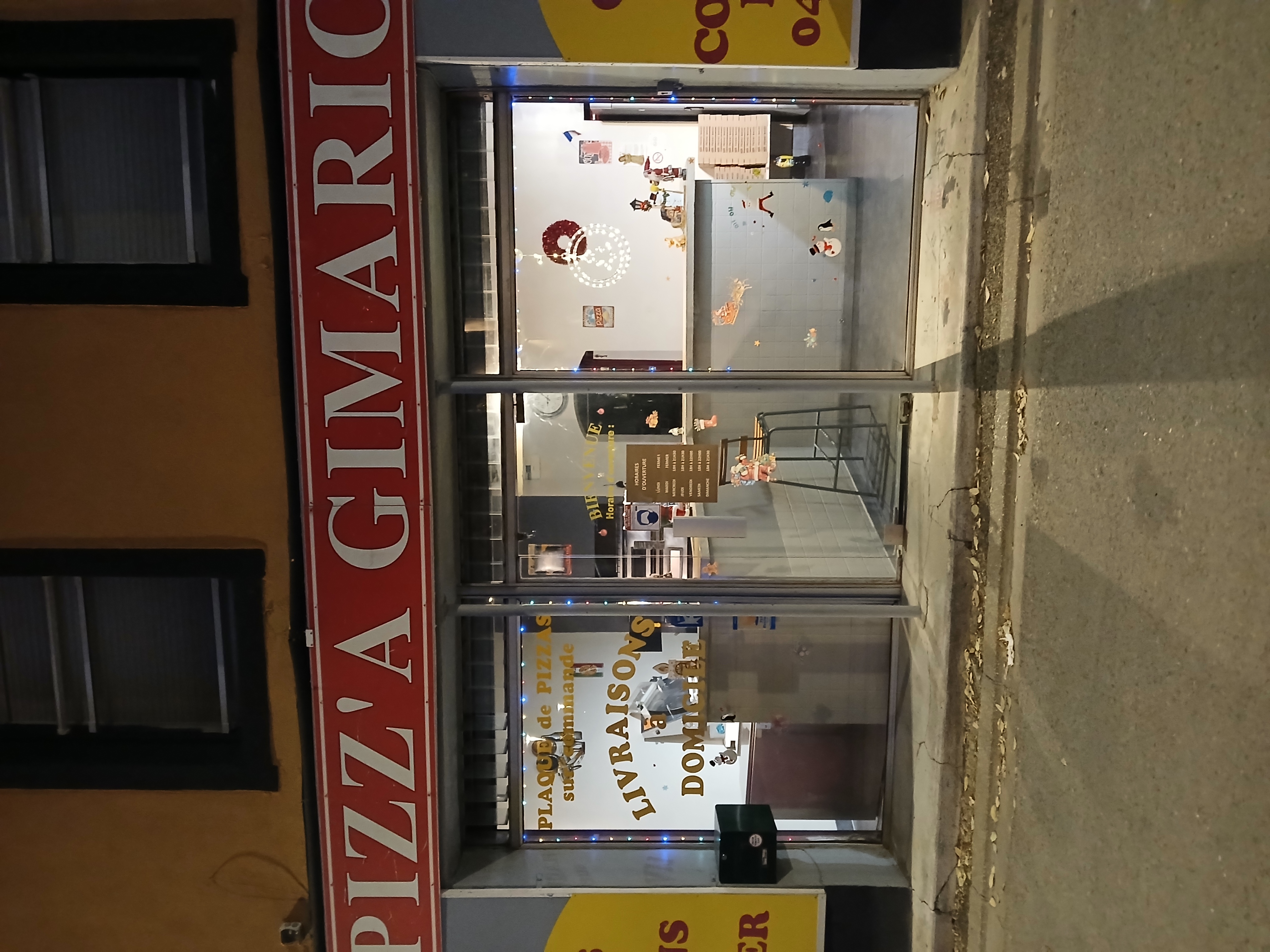 Fonds de commerce pizzas et paninis à emporter.
Local 50 mètre carré 
Composé de 3 pièce 
1 pièce production et accueil 
1 cuisine 
1 pièce à aménagé 
Loyer 835€
Bon rendement
Vente cause retraite