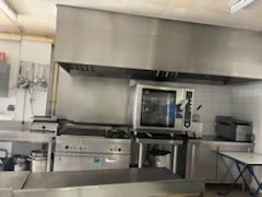 À vendre Bar Restaurant le gourmet du Poitou - La Villedieu du Clain 86340
Situé en centre Bourg ce restaurant bénéficie d’une bonne visibilité et d’une clientèle fidèles. 
Superficie 150m2
Capacité :  Salle 40 couverts 
Terrasse intérieure : 20 couverts 
Cuisine entièrement équipée et aux normes. Mobilier en bon état.
Chiffres d’affaires : 220.000€
Emplacement : fort Passage 
Idéal pour professionnels de la restauration souhaitant developer une activité clé en main. 
Prix : 75000€
Tél : 0549420504
Email : m. Ipavec@yahoo.fr