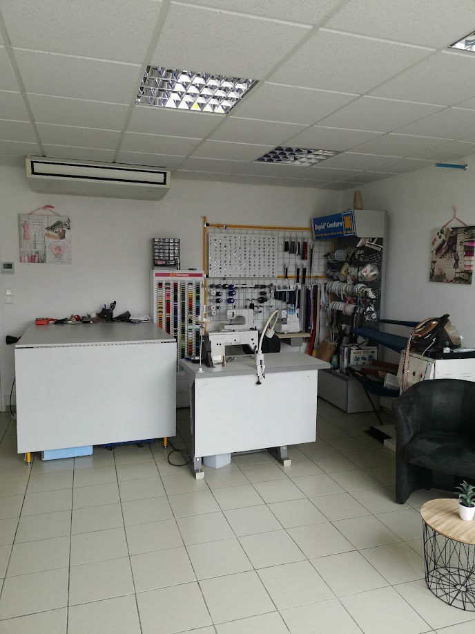 Vous souhaitez travailler dans la Couture / Retouche / Upcycling
Devenez gérant(e) de votre atelier de Couture / Retouche Atelier : enseigne renommée nationale présente à Pornic depuis de nombreuses années. 
Matériels : industriels et professionnels. 
Situation : Atelier idéalement situé à proximité de commerces dynamiques. Proximité : opticien, coiffeur, commerces alimentaires, centre commercial etc... Stationnement facile (parking) Point fort de la localité : ville dynamique avec une clientèle fidèle depuis de nombreuses années.
 Les plus :
 - Accompagnement de la cédante
 - Accompagnement de l'Enseigne pour toutes les les démarches de reprise
 - Formation personnalisée selon le niveau de connaissance en couture.
 Les missions:
 - Accueil du client et essayage 
- Gestion de l'atelier 
- Conseils et encaissement
- Travaux de retouche sur tissus & cuir à l'aide de machines industrielles (piqueuse simple & double, surjeteuse, point de recouvrement et point invisible) - Ameublement

PROFIL SOUHAITÉ

Expérience

Débutant accepté

Savoirs et savoir-faire

Identifier les retouches, réparations à réaliser sur le vêtement et renseigner le client sur les conditions
Assembler et fixer les différents éléments (doublure, col, manche, …) par couture
Retoucher ou faire des modifications sur un vêtement
Marquer les retouches et réparations lors de l'essayage

Savoir être professionnels

Être à l'écoute, faire preuve d'empathie
Faire preuve d'autonomie
Faire preuve de rigueur et de précision