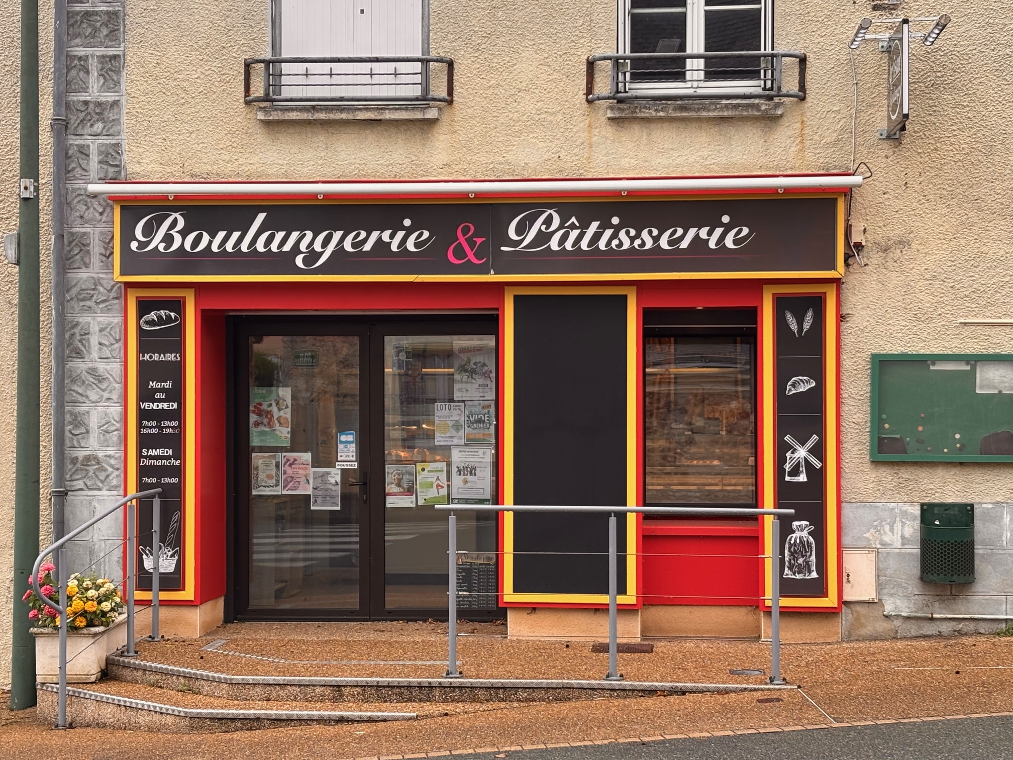 "A SAISIR" Fonds de commerce Boulangerie - pâtisserie disponible au 15 juillet 2026.

Situé dans le cadre paisible et convivial de Poillé-sur-Vègre, cette boulangerie n'attend plus que vous pour écrire sa prochaine histoire.
Poillé-sur-Vègre est un village sarthois riche en patrimoine, en bord de Vègre, traversé par la Départementale N°4 et proche de deux entrées d'autoroute.
Poillé dispose d'une école, d'un restaurant café-bar, d'une zone artisanale.   
Ce village se situe dans un bassin d'emploi important (Sablé-Brûlon...)

Fonds de commerce équipé de matériel en bon état, entretenu et fonctionnel.
Comprend également un distributeur à pains au pied de la boutique.
Boutique agréable et rénovée en 2025.

L'ensemble immobilier (murs professionnels et logement) appartient à la commune. Loyer actuel = 400€/mois
Logement à l'étage en bon état. Dispose de 3 chambres, salle de bain (baignoire), cuisine, séjour, sanitaires.
Au rez-de-Chaussée une pièce de vie contigüe à la boutique.
Et un petit extérieur de verdure clos.

Chiffre d 'affaires  190 000€
Comprenant : La vente en boutique et dépôt de pain dans un VIVECO d'une commune voisine et fourniture du pain pour le restaurant du village et communes voisines.
Bénéficie d'une clientèle fidèle locale et environnante.

L'artisan actuel, M. Joël DENIS et M. Maurice DULUARD, maire de la commune, se tiennent à votre disposition pour tous renseignements.
DENIS Joël : 06.47.00.07.23
DULUARD Maurice : 02.43.95.43.06
mairie@poillesurvegre.fr