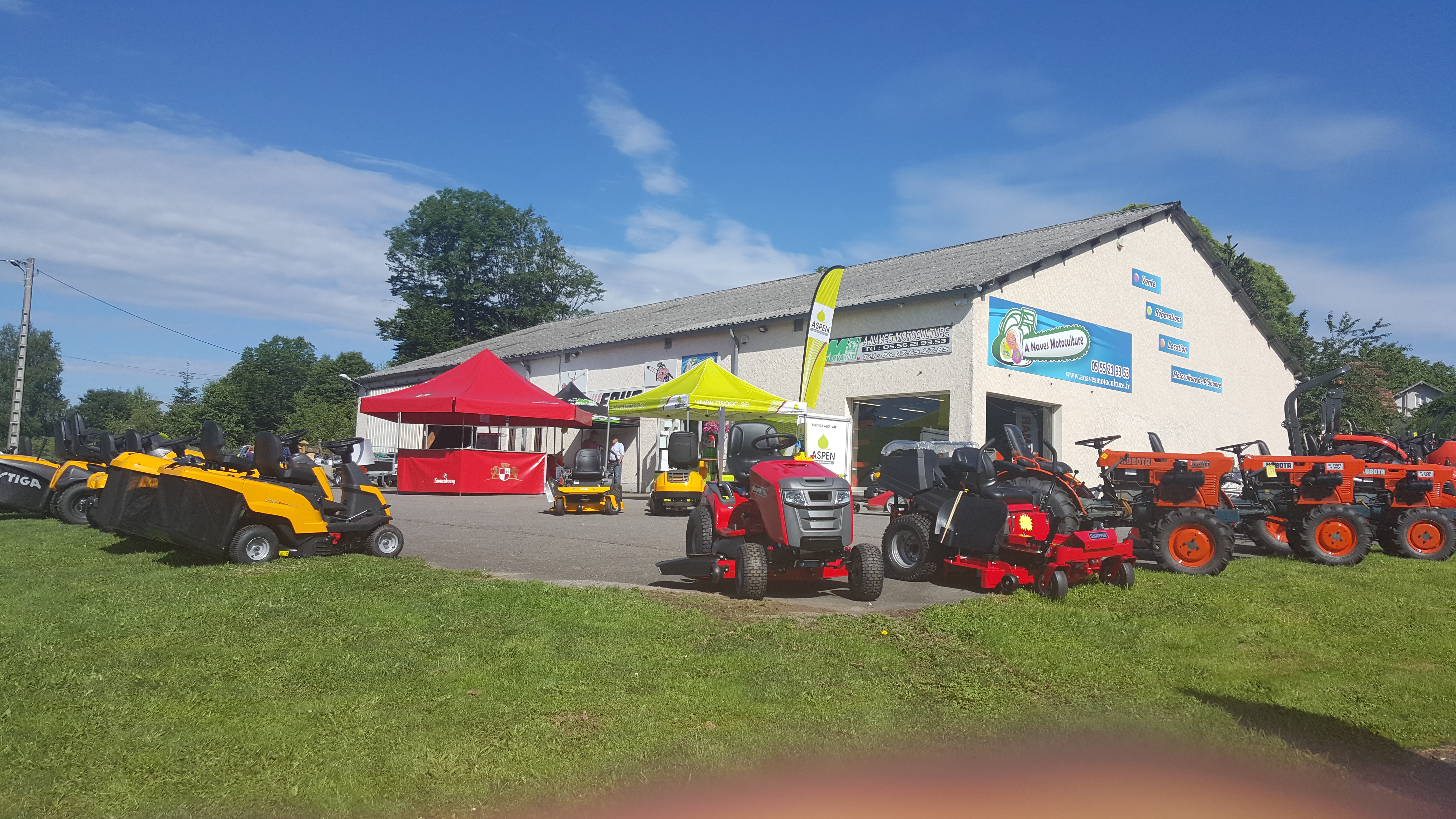 À VENDRE : BELLE OPPORTUNITÉ DE REPRISE D’ENTREPRISE DANS LE SECTEUR DE LA MOTOCULTURE (CORRÈZE)
 Secteur Naves - Emplacement stratégique avec excellente visibilité  
 Entreprise familiale fondée en 2012, spécialisée dans : 
• Vente de matériel neuf & d’occasion
• Réparation, location, dépannage à domicile 
• Réalisation de flexibles hydrauliques
• Vente de granulés de bois
 Clientèle variée et fidèle : particuliers, professionnels, collectivités, grandes enseignes…
 Équipe compétente en place : 4 salariés + 1 gérant - compétents, autonomes et investis,
 Marques reconnues : STIGA, STAUB/OLEOMAC, MAKITA, ISEKI PRO, SHINDAIWA, ECHO...
 Croissance constante du chiffre d’affaires chaque année.
 Pourquoi vendre ?
Un nouveau projet professionnel et transmettre une structure saine, en pleine croissance, avec un fort potentiel de développement, à une personne ou un duo motivé, avec l’énergie nécessaire pour faire perdurer (et développer !) cette belle activité.
 Accompagnement du repreneur assuré.
 Valorisation globale : 
 Bâtiment de 500m² - aménagements complets
 Fonds de commerce
 Stock machines & pièces
 Outils de communication : site web, réseaux, pub locale
 Vente possible avec ou sans bâtiment (location possible).
 Axes de développement :
 Étendre la location
 Développer la robotique de tonte
 Informatiser le stock
 Déployer la vente en ligne
 Exploiter encore plus le dépannage à domicile
 Enrichir le fichier clients pros & particuliers
 Intéressé(e) ? Contactez-nous pour en discuter.
 Transmission en douceur garantie - structure saine, réputée, prête à être reprise et développée !
