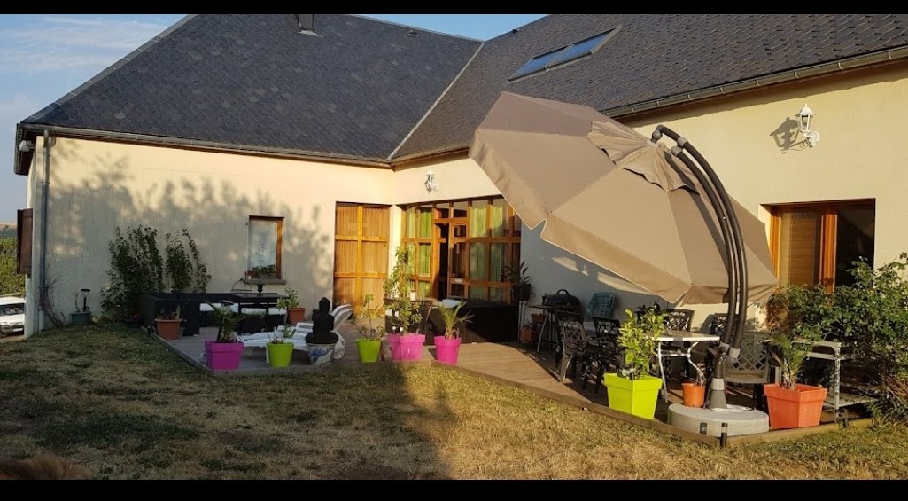 Ensemble Touristique - Gîte de groupe/ Chambres d'hôtes 25 couchages - Massif du sancy