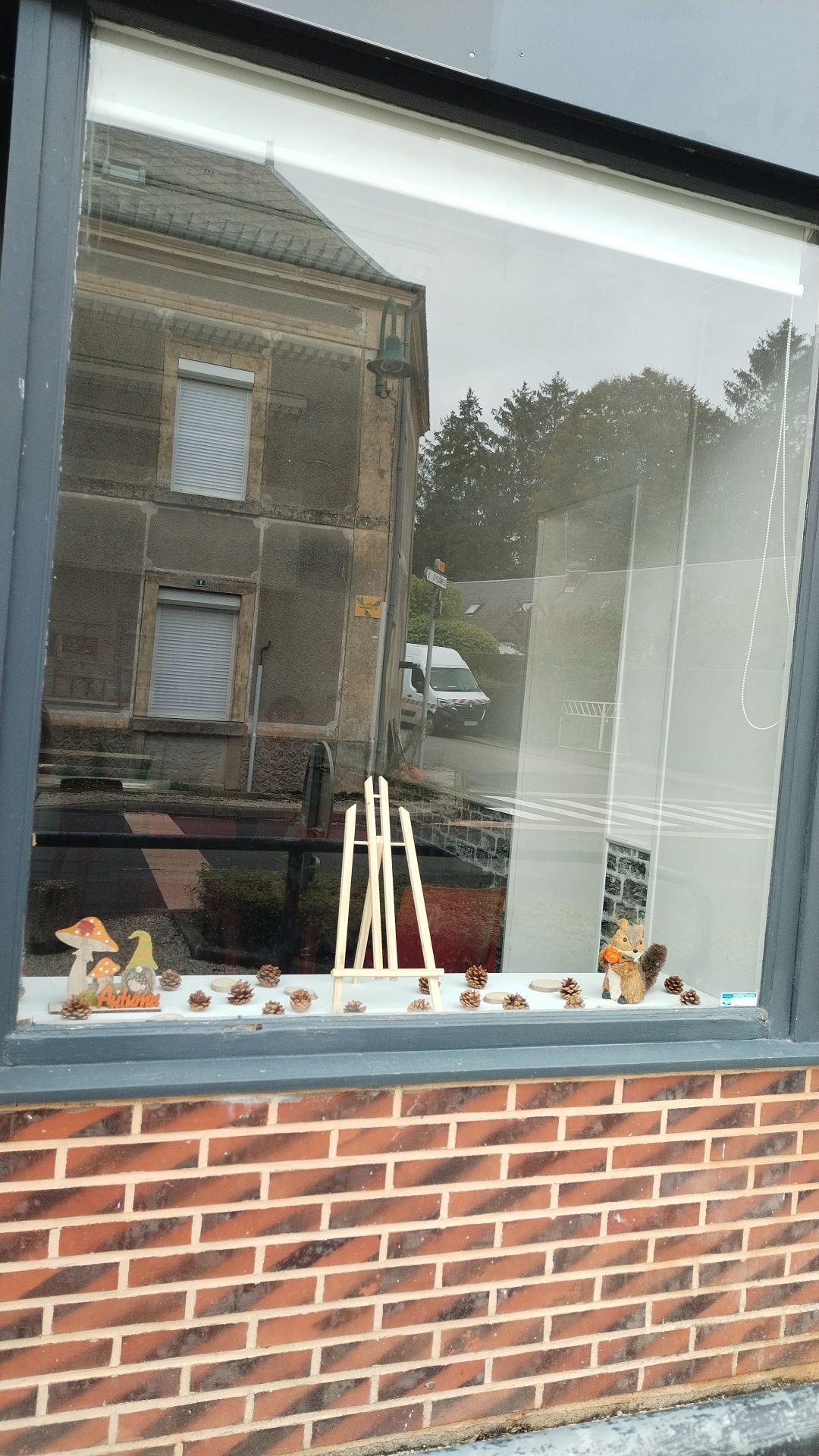 Fond de commerce à vendre 
Petit village de 400 habitant avec des residence secondaire
Bar ,restauration 
A developper epicerie, point relais
Loyer commerce + logement f4: 715€
Logement obligatoire
Commerce ideal 1 personne