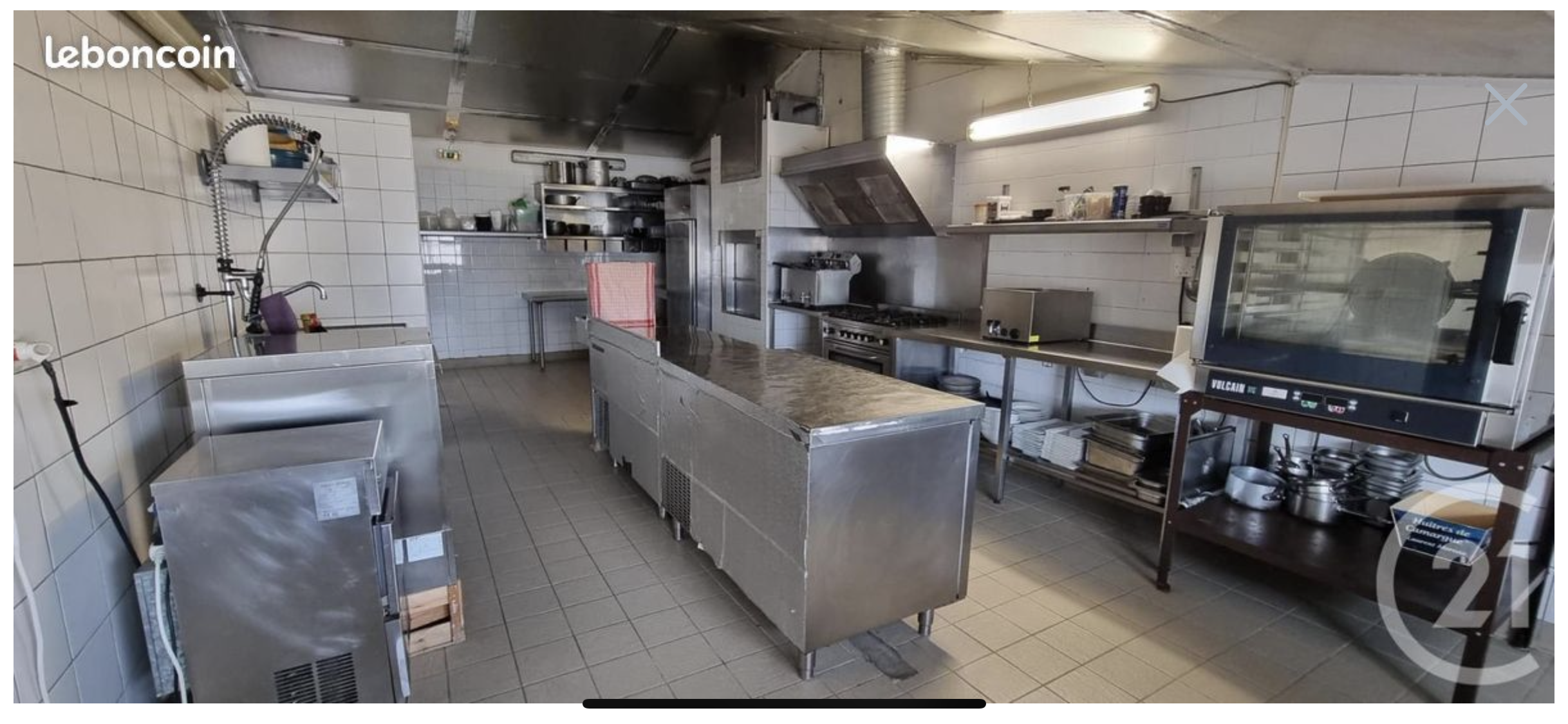 St Maximin, Parc d'activités chemin Aix, un fond de commerce ayant pour vocation de restaurent et pouvant accueillir environ 40 couverts en intérieur et 40 couverts en terrasse.
Places de stationnement public tout autour.

Le Parc d'activités chemin Aix, est une zone d'activité drainant un volume très important de passage et d'un grand nombre de places de parking. Non loin des grands axes et du centre ville.

Surface totale des locaux :
environ 140 m² sur deux niveaux

- montant du loyer annuel  : 19440 € TTC
