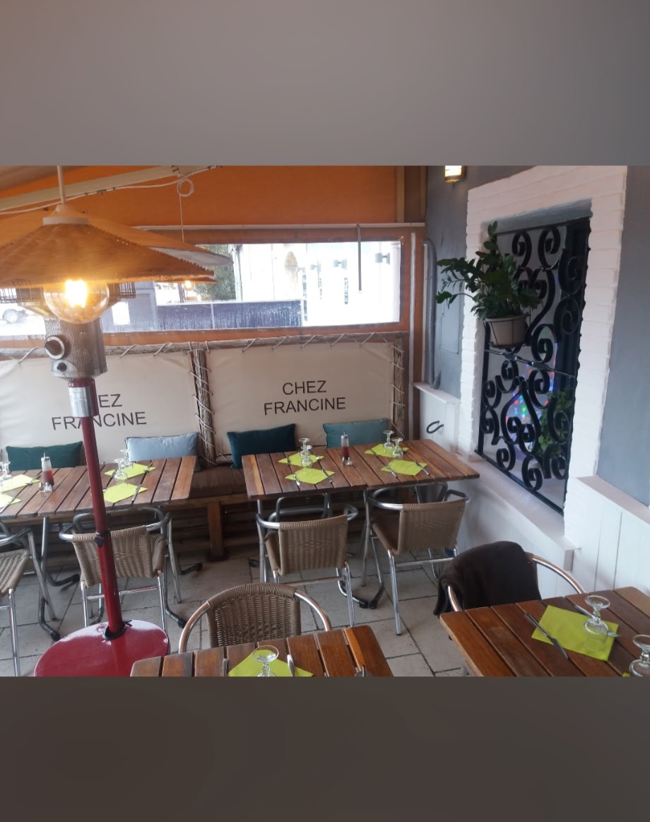 A vendre fonds de commerce, restaurant depuis plus de 40 ans (dernier propriétaire actuel 20 ans).
Ouvert à l'année, à Bouzigues face à l'étang de thau
Surface environ 70 m2 - capacité 60 couverts et plus suivant les services.
Terrasse donnant sur l'étang de thau face à Sète.
CA nets HT 2025 : 369 K€
Loyer : 1 546 €/mois
Prix de vente : 200 000 €