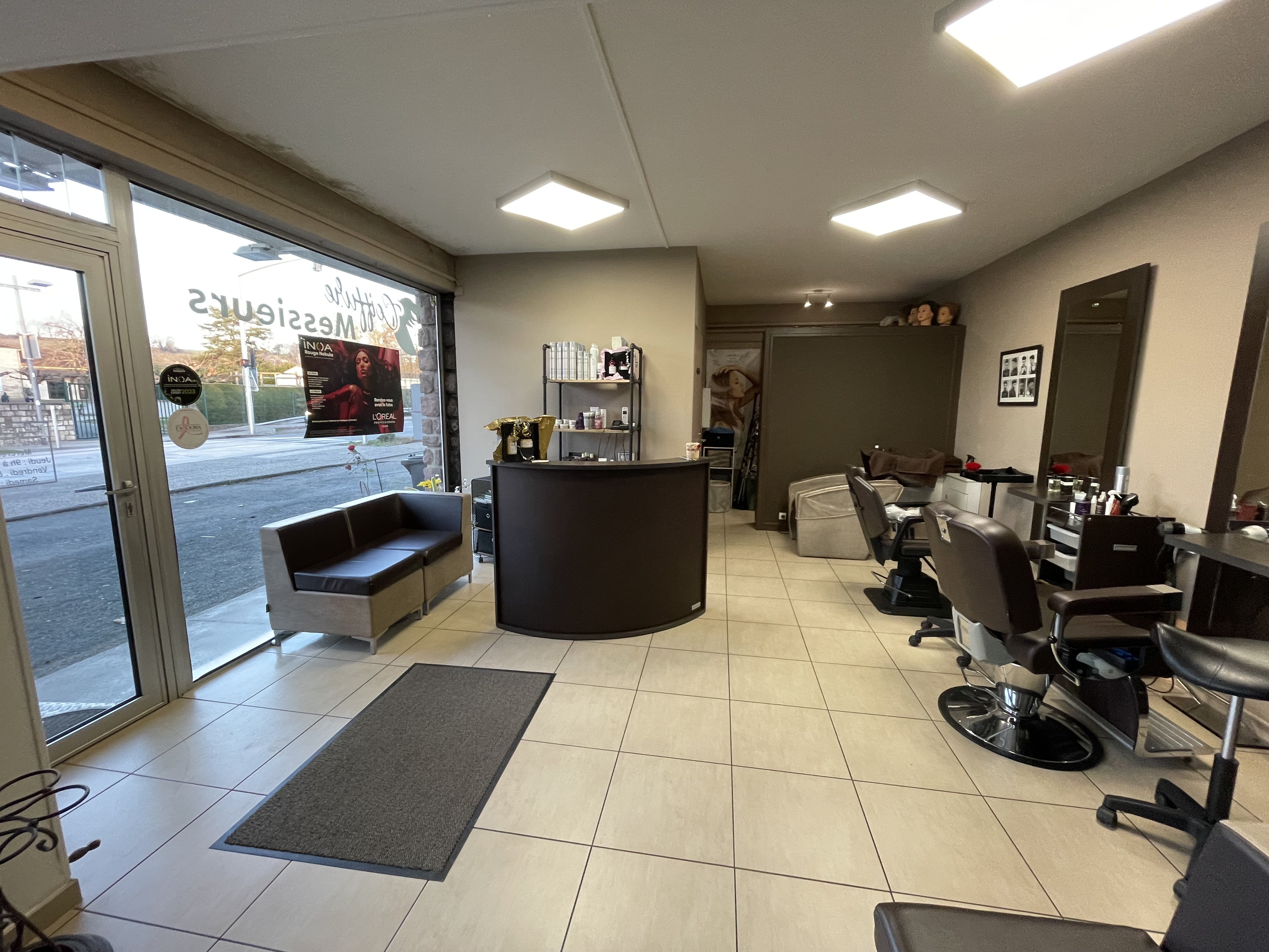 Vend salon de coiffure mixte existant depuis plus de 30 ans et situé dans sur une commune dynamique à proximité de Marmande.