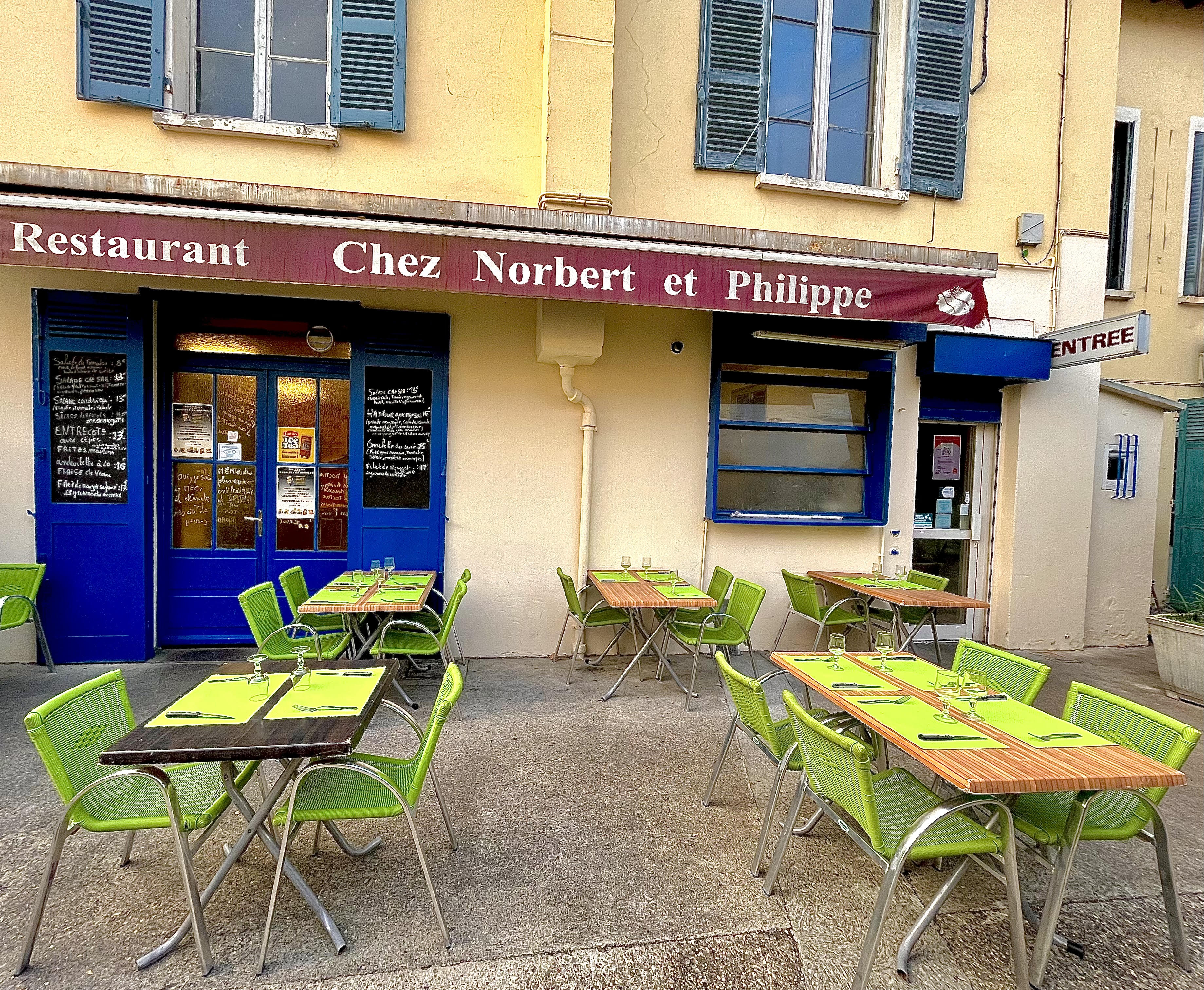 Bistrot / Restaurant 
Terrasse 40 couverts
Salle 30 + 12 couverts
Stationnement gratuit
Clients fidèles + touristes