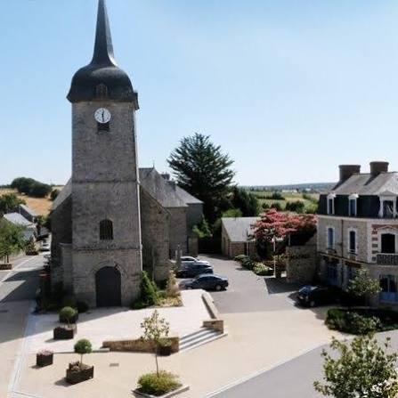 Une opportunité d'installation en zone rurale dynamique -> Ouverture été 2026

La commune de Thourie (Ille-et-Vilaine) ouvre prochainement un Pôle Santé entièrement rénové et propose à la location un cabinet neuf de 40 m², idéal pour un professionnel de santé souhaitant développer son activité dans un environnement de proximité.

Le cabinet comprend :
✔ Salle de consultation lumineuse donnant sur la place du village

✔ Salle d'attente

✔ Espace cuisine réservé aux praticiens

✔ Locaux accessibles PMR (rampe d'accès)

✔ Stationnement à proximité

Une offre souple :
Le cabinet est proposé en location à temps partagé, permettant d'exercer un ou plusieurs jours par semaine selon vos besoins.

💶 Tarif : à partir de 30 € la demi-journée

Nous recherchons notamment :
Infirmier(ère) libéral(e)
Kinésithérapeute
Ostéopathe
Psychologue
Diététicien(ne)
Podologue
Orthophoniste
Sage-femme
Ergothérapeute
Médecin spécialiste ou toute autre profession médicale ou paramédicale souhaitant développer une activité de proximité.

Pourquoi choisir Thourie ?
Située entre Rennes, Châteaubriant, Martigné-Ferchaud et Bain-de-Bretagne, la commune souhaite renforcer son offre de soins de proximité et favoriser les collaborations entre professionnels de santé au sein d'un espace moderne et convivial.