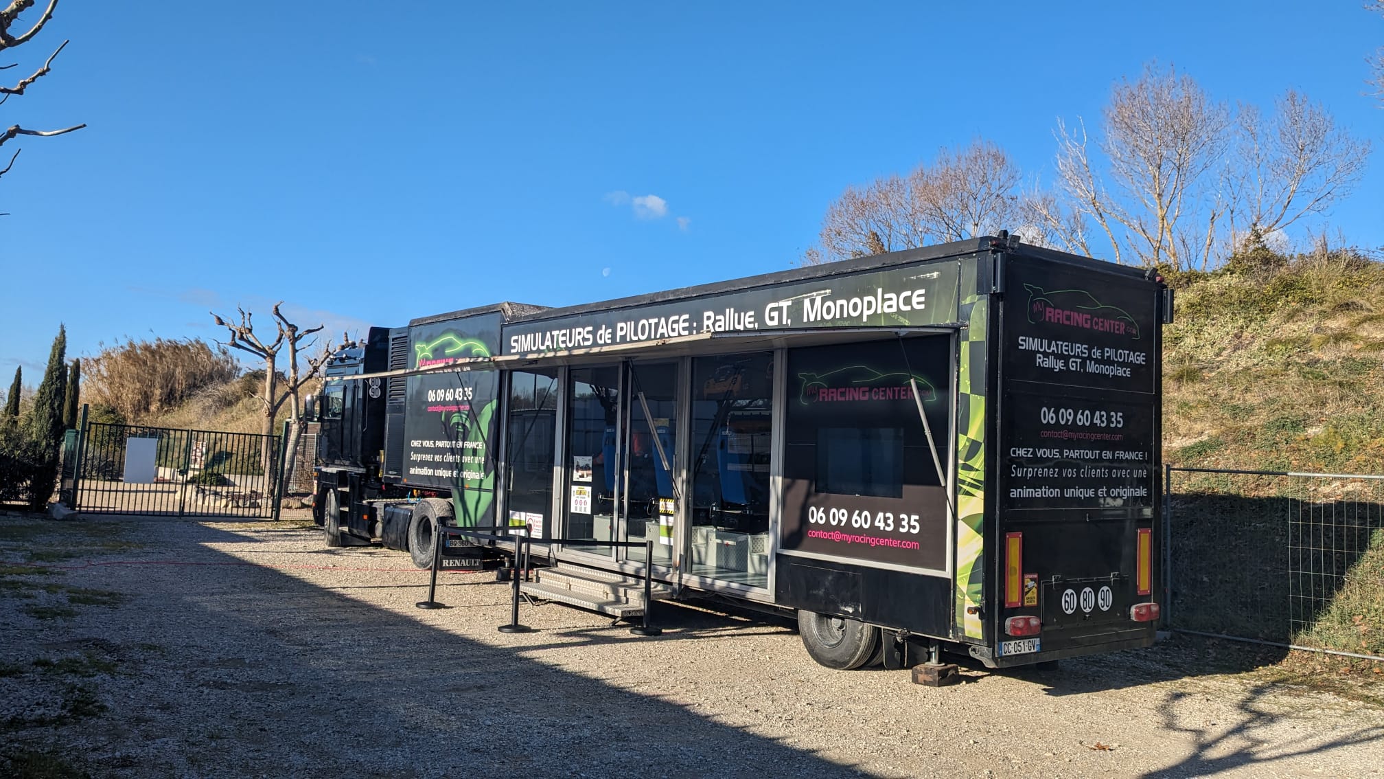 Cause départ à la retraite vend fonds de commerce activités LOISIR :
CENTRE ITINERANT DE SIMULATEURS PILOTAGE AUTOMOBILE.
Activité originale et unique en France. Peut se déplacer sur tout le territoire national.
Car Podium équipé de 6 simulateurs de pilotage automobile + Tracteur routier MAGNUM
Activité à très fort potentiel à développer. Clientèle récurrente depuis plus de 10 ans.
Pas de stock ni de personnel.
Accompagnement à la reprise si nécessaire.
Laisser message avec téléphone et mail.
Je ne réponds pas aux demandes sans coordonnées ni aux démarcheurs professionnels