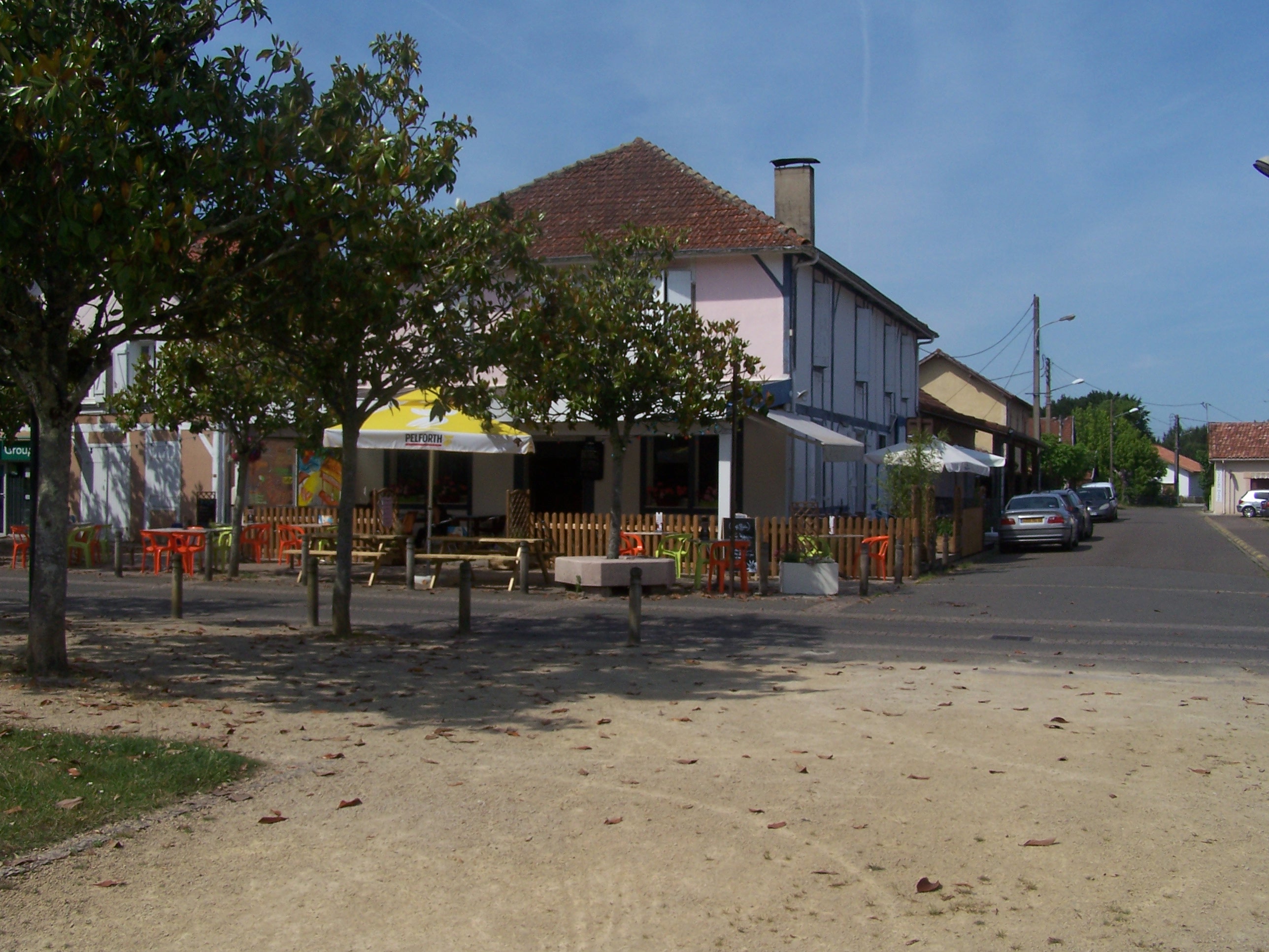 A louer - Bar (licence 4), restaurant, glacier