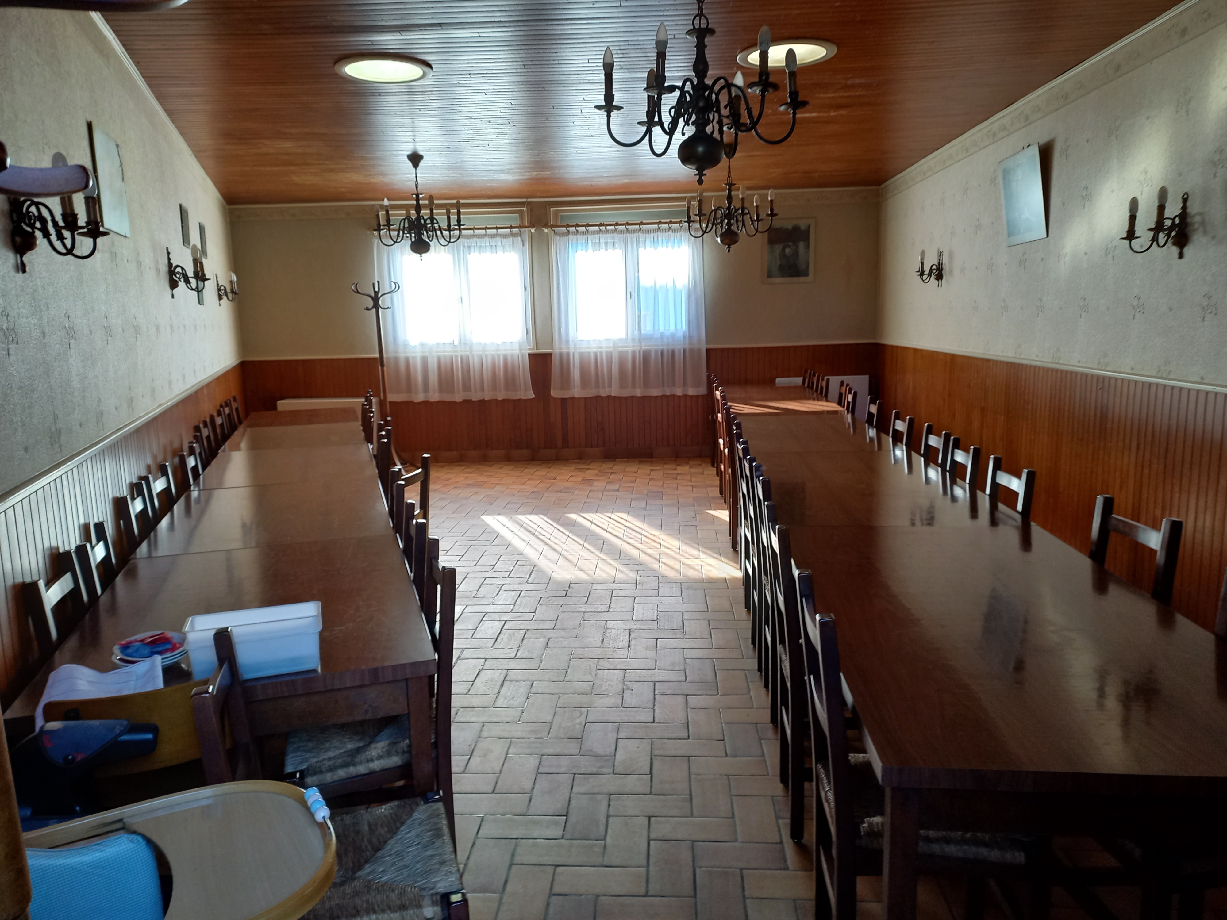 A VENDRE FONDS ET MURS CAUSE RETRAITE 
RESTAURANT BAR TABAC FDJ DEPOT DE PAIN
2 SALLES DE 40 ET 86 COUVERTS