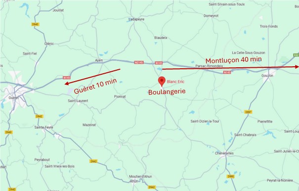 Située au cœur du bourg qui comprend de nombreux commerces et services (Supérette, drive fermier, restaurant, café, banques, garage, coiffeur, quincaillerie, école, poste, médecin, kiné, infirmières, dentiste, ostéopathe, pédicure, orthophoniste, vétérinaires … ), et des PME. 

La boulangerie bénéficie d'une clientèle locale fidèle et de passage en période estivale.

Local professionnel d'environ 100 m² comprenant le fournil (four POLIN entretenu régulièrement), laboratoire, vestiaire, wc et de l'espace boutique. Le matériel à disposition est composé d'un pétrin récent, d'une chambre de pousse et de fermentation.

Celle-ci fonctionne actuellement avec le gérant boulanger/pâtissier et une serveuse à 35h.

Chiffre d’affaires 2024 : 168 000€.

Tout le matériel est vendu avec le fonds.
Prix location des murs /mois : 426 €.

Possibilité de logement sur la commune.