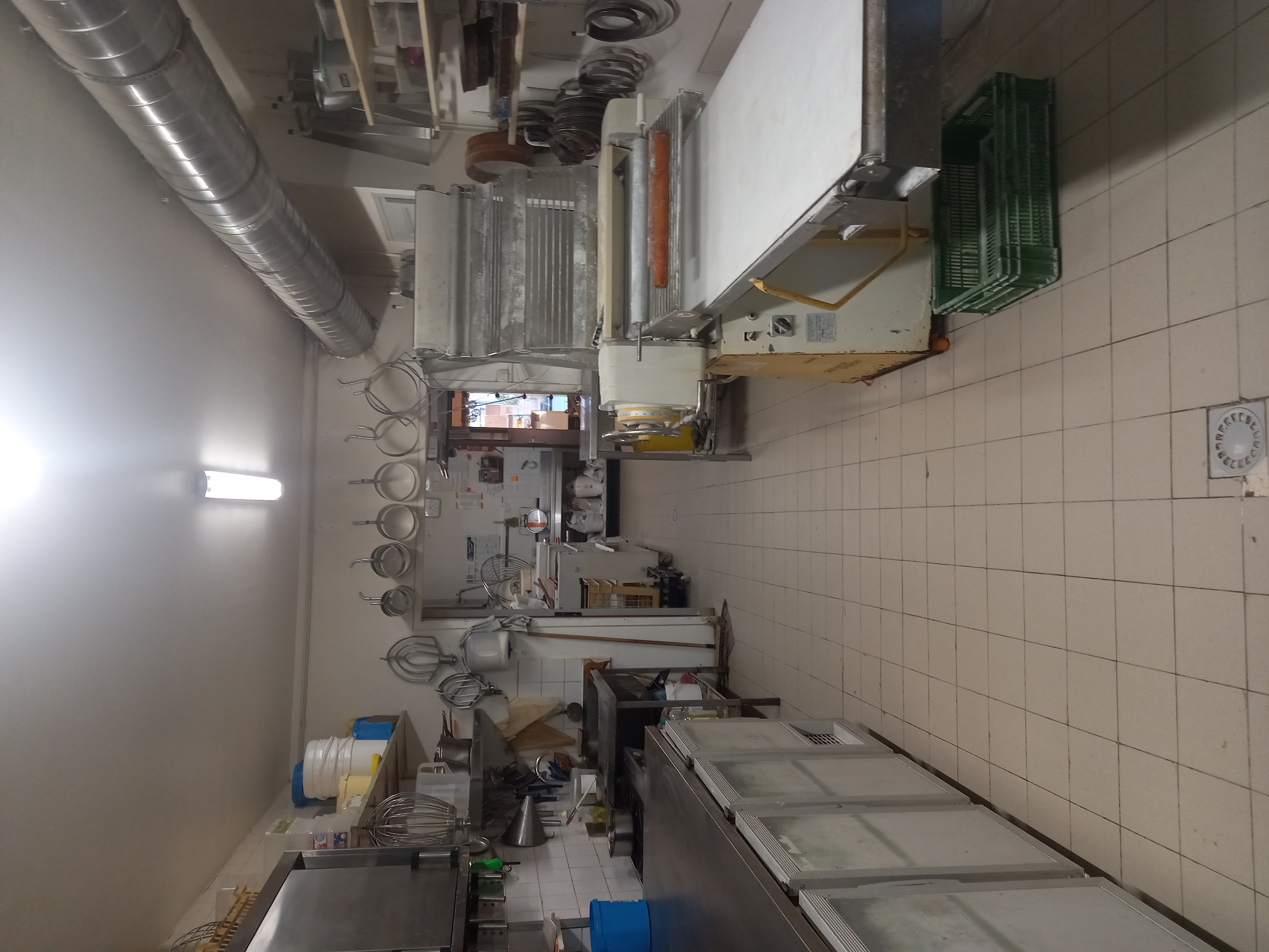 vends boulangerie patisserie salon de the tres bien place 289 000 CA