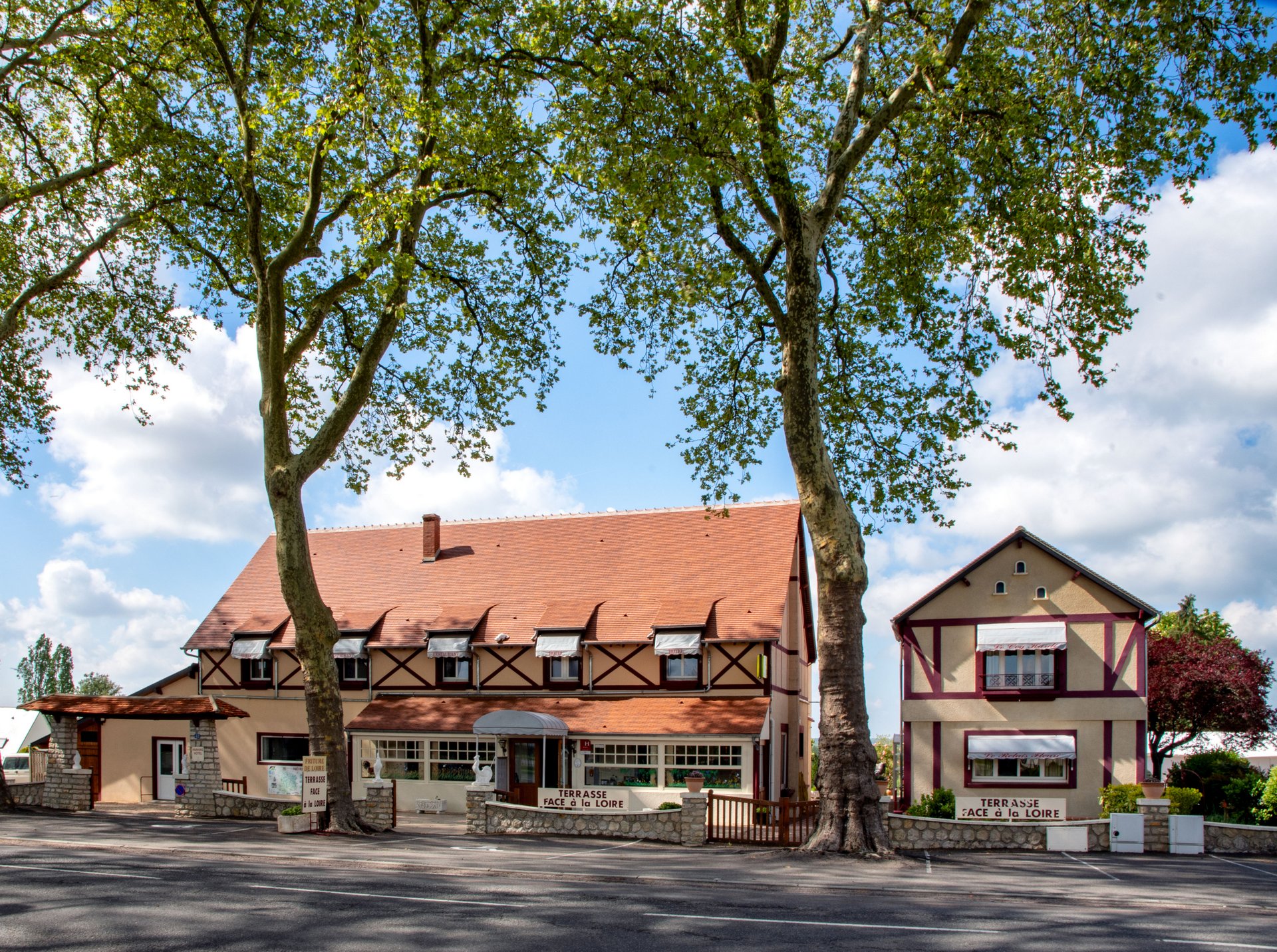 A reprendre : Hôtel-Restaurant au cœur de la Bourgogne viticole