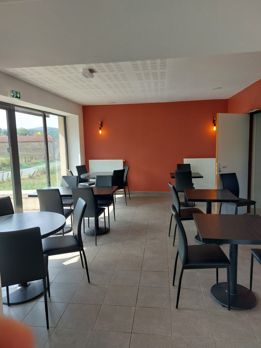 Commune de Sénaillac-Latronquière recherche gérant Restaurant entièrement rénové, disponible de suite.
Loyer 400€ttc/mois 
Si intéressé, contact 06 88 39 40 34