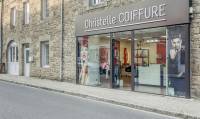 Salon de coiffure mixte situé a 18 km au sud de Dinan dans une commune très dynamique dotée de nombreuses infrastructures ,entre Rennes et Saint Brieuc.

Salon en parfait état, spacieux, espace coiffure 50m2 7 postes de coiffage , 3 bacs massant+ réserve, espace lingerie, cuisine avec vestiaire et nombreux rangements soit au total 90m2.
ce salon est idéal pour un couple ou 2 associés.+1 apprentie
excellente rentabilité, CA 2022 132000€ .
clientèle fidèle, qualité de vie assurée. Marge confortable.
loyer mensuel 580€.