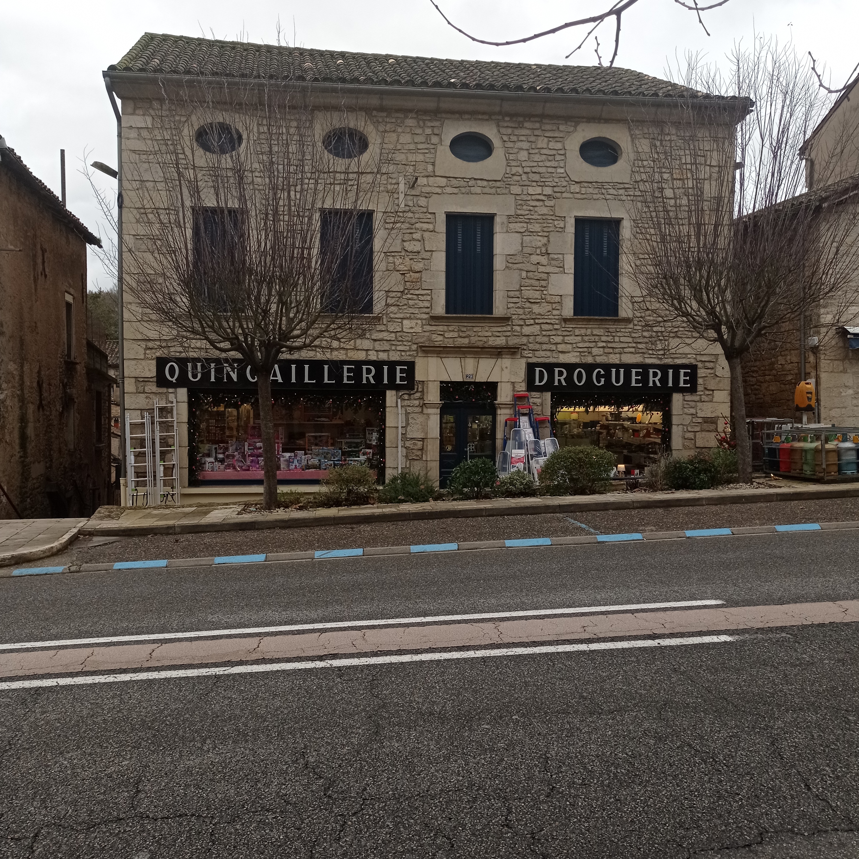 QUINCAILLERIE
