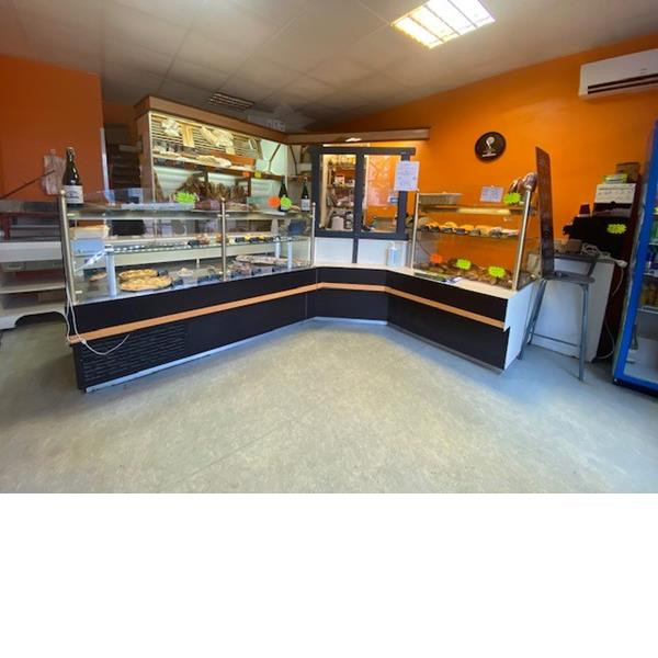 Vend boulangerie pâtisserie dans un joli village avec toutes commoditées à proximité . Lieu très touristique avec le village médiéval de lauzerte juste à côté. La boulangerie comporte un deuxième magasin a 8km. CA 230000?