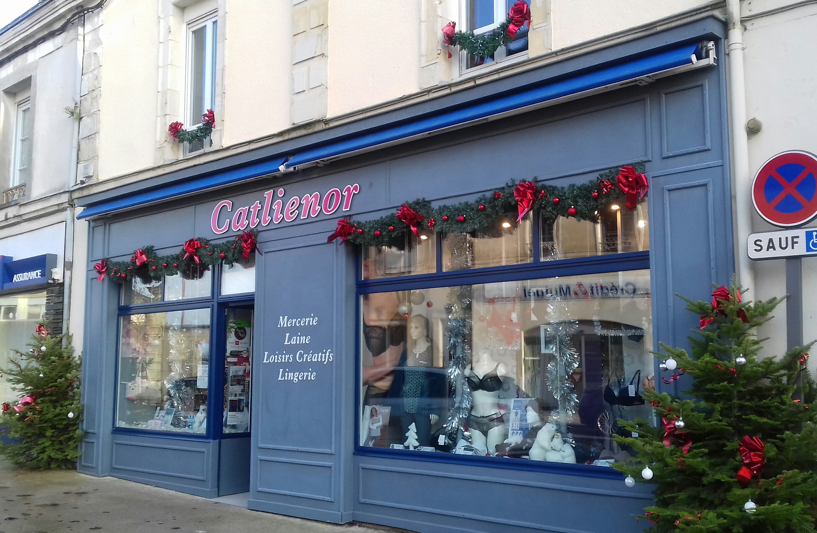 Vente fond de commerce pour cause départ en retraite.
Situé dans le centre ville de Pouancé, petite cité de caractère de l'Anjou , ce commerce bénéficie d'un emplacement de premier ordre avec une excellente visibilité.
Activité :
- Lingerie fine et lingerie de nuit femme
- collants
- maillots
 de bain
-coin Mercerie
- Laine PHILDAR
Atouts :
- Pas de concurrence directe sur 30kms
- Accessibilité conforme aux normes PMR
Prix de cession : fond de commerce à 29000€ matériel compris - loyer : 500€/mois.
Possibilité achat bâtiment (local commercial + appartement 107m2)