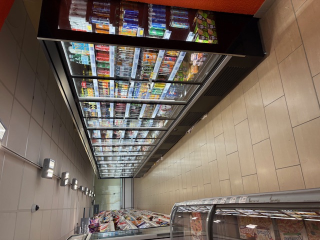 Fonds de commerce ALIMENTATION

Fonds de Commerce d'un magasin d'alimentation positionné sous les arcades de cette charmante bastide du Gers réputée pour son festival international de jazz qui a lieu chaque année fin juillet-début août.
CA 680 000k 

Ce magasin de proximité est idéalement situé sur la place centrale de la commune sur laquelle a lieu le marché hebdomadaire ainsi que les animations fréquentes ; il est entouré de tous les commerces et services utiles à la population et aux nombreux touristes, ce qui lui garantit une fréquentation quasi permanente.

Il dispose d'une surface de vente de 264m² qui permet d'offrir un assortiment large et profond ainsi que des espaces techniques nécessaires à l'exploitation (réserves, locaux sociaux, ...).
Des investissements récents ont été réalisés notamment les meubles de vente de produits frais qui sont neufs, chambre froide et vitrine trad LS.