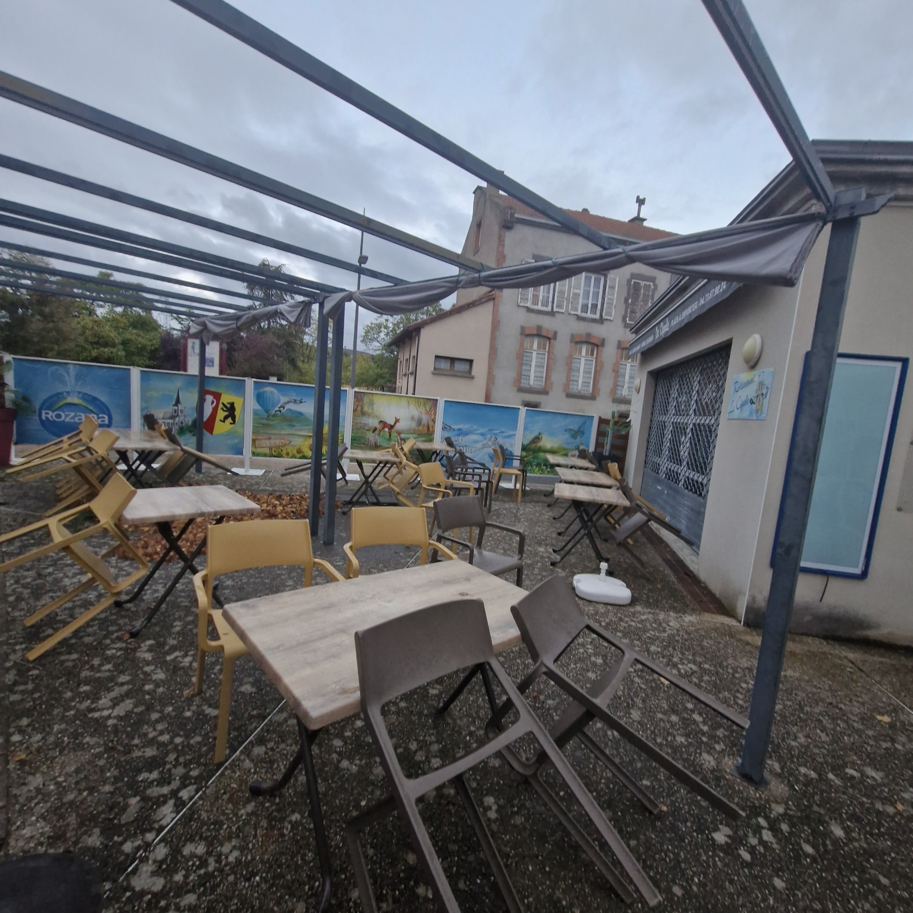 Vente bar restaurant cause retraite 40 couverts jours en moyenne 1 salle 40 places, salle 80 places une terrasse 30 place, une cuisine tout équipé. Pas de travaux à prévoir. Loyer 860€/mois CA 131000 HT en 2025  surface 2100M2 tout au norme (entrée, WC ) prix 55ooo€