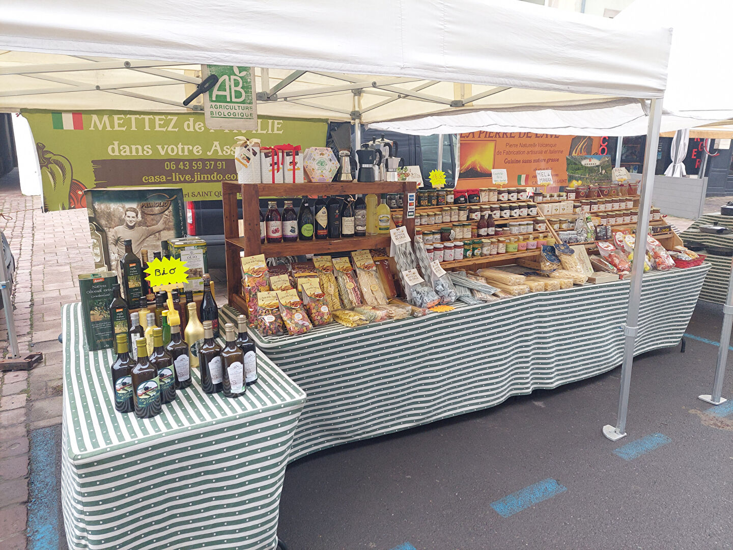 ✨ Fonds de commerce - Épicerie fine italienne ✨

🍅 Un commerce plein de saveurs et d’opportunités !

Située dans l'un des villages reconnues parmi les plus beaux village de France.
Depuis plus de 15 ans, cette épicerie fine italienne régale une clientèle fidèle et exigeante grâce à des produits d’exception soigneusement sélectionnés.

📍 Les points forts :

15 ans d’activité avec une excellente réputation locale.
Située dans l'un des plus beaux villages de France
Une clientèle régulière et qualitative, en quête de saveurs authentiques.
Un local professionnel idéalement situé avec un potentiel d'exploitation encore à développer.
3 emplacements sur des marchés renommés pour booster votre visibilité et maximiser vos ventes !
🌟 Un potentiel immense :
Développez la vente en ligne, élargissez les gammes de produits ou proposez des animations autour de la gastronomie italienne.

💼 Prêt(e) à vous lancer ?
Ne manquez pas cette opportunité unique de reprendre une affaire clé en main, avec des bases solides et un fort potentiel de croissance.

📞 Contactez-nous vite pour plus d’informations .

À bientôt pour écrire une nouvelle page de votre vie.