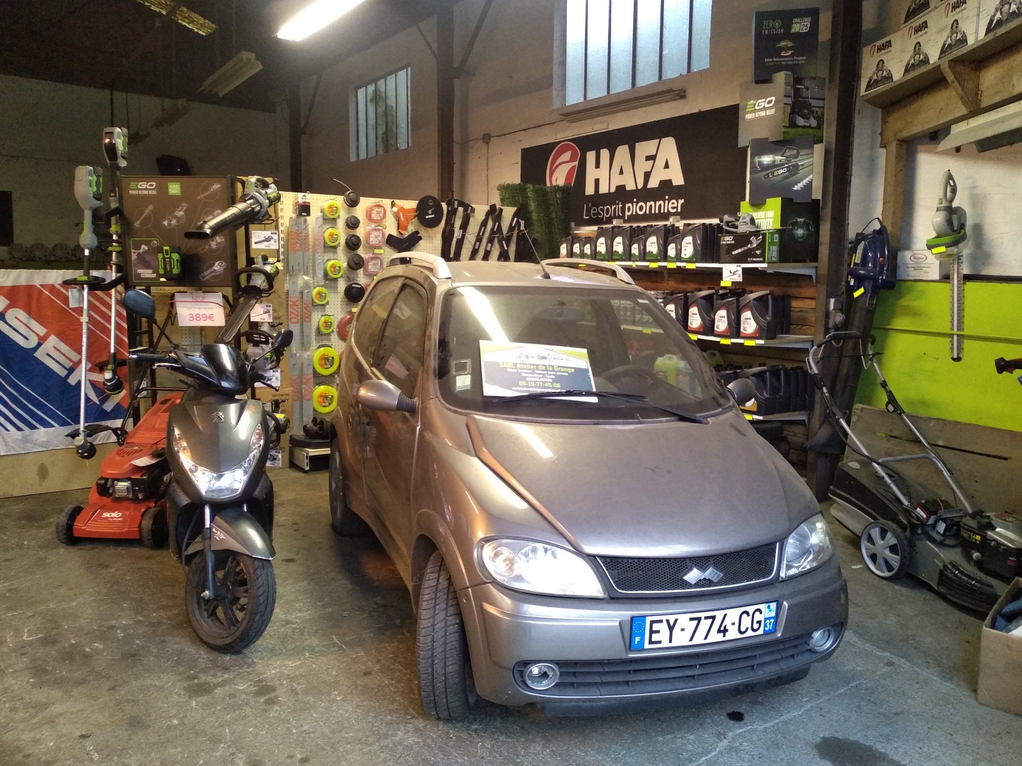 Fond de commerce secteur motoculture.
Nous exerçons depuis 1 an, un très grand potentiel avec un développement très rapide.
Nous avons plusieurs secteurs d'activités Motoculture, Micro Tracteur, cycle, Voiture sans permis.
La carte fournisseur ISEKI, SOLO BY AL-KO, EGO POWER+, HAFA.
Possibilité de travailler sous contrat avec les grandes marques de Vsp. Un petit magasin dans l'atelier et bureau dans l'atelier actuellement (le propriétaire fait les travaux pour un bureau 58m2  attenant au garage, voir photo ainsi qu'un changement de la porte du garage et un faux plafond). BAIL de 3 ans. Un parking juste en face.
Possibilité de construire dans la zone artisanale de Sonzay qui se situe à 500m a pied du garage actuelle, un hangar ainsi que maison d'habitation sur le même terrain.
Une forte demande dans le secteur.
Nous contacter pour connaître les chiffres sur la première année.
Autres photos sur demande.

Page Facebook : https://www.facebook.com/SARLAtelierdelagrange/