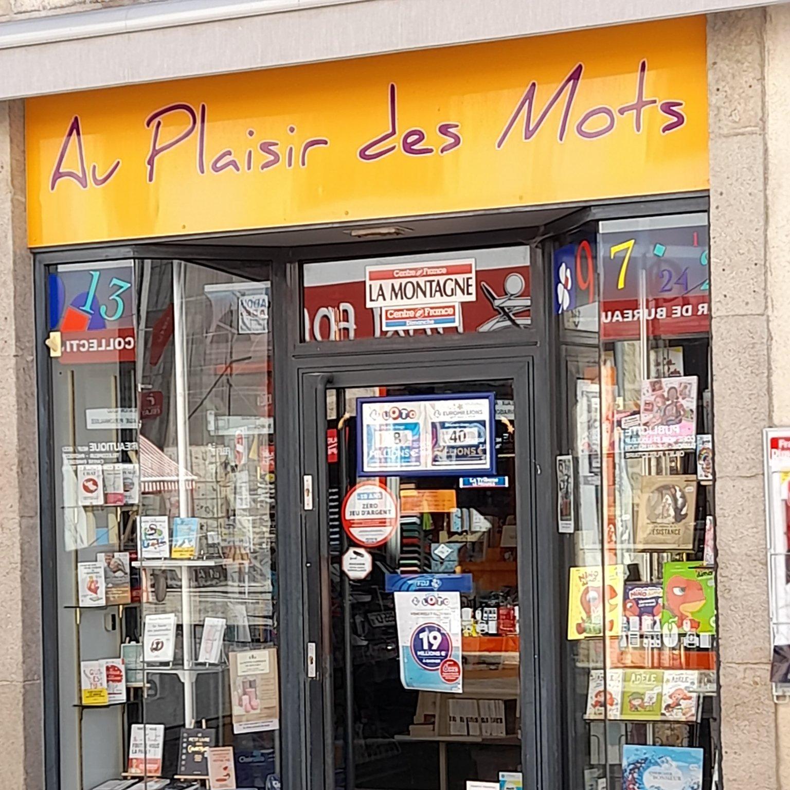 A vendre à Craponne-sur-Arzon en centre bourg , belle affaire : librairie, presse, journaux, Française des jeux, carterie, bijoux, jouets et papeterie avec boutique, espace stockage et bureau. Chiffre d'affaire important à développer avec possibilité d'acquérir les murs commerciaux. Entreprise gérée par deux associées avec une salariée . Possibilité accompagnement .